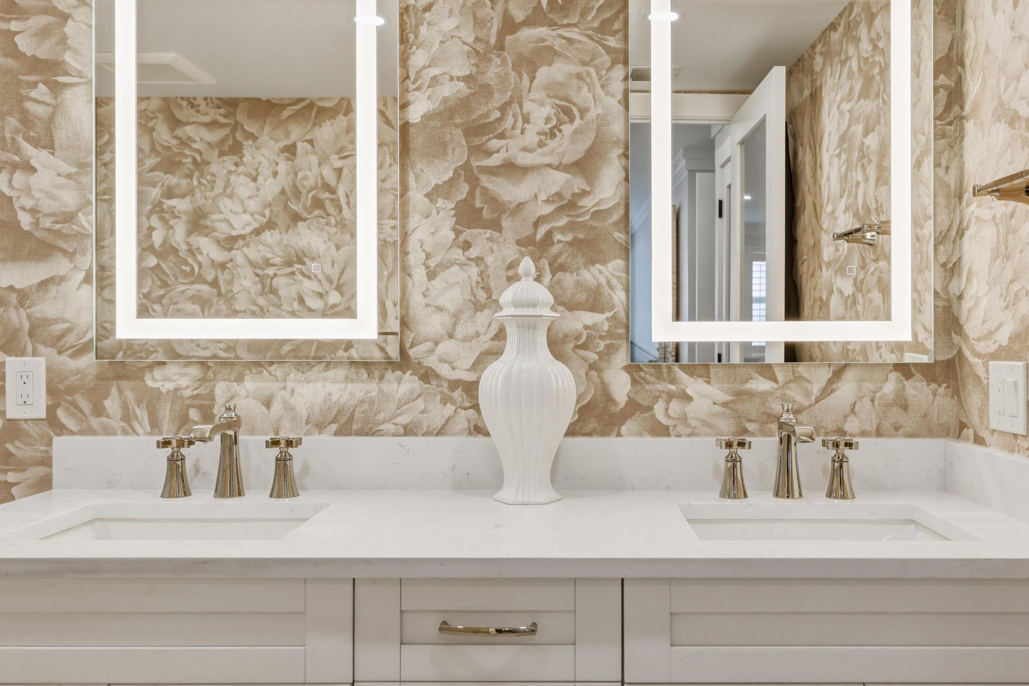 SOUTHPOINT CONDO - Residential