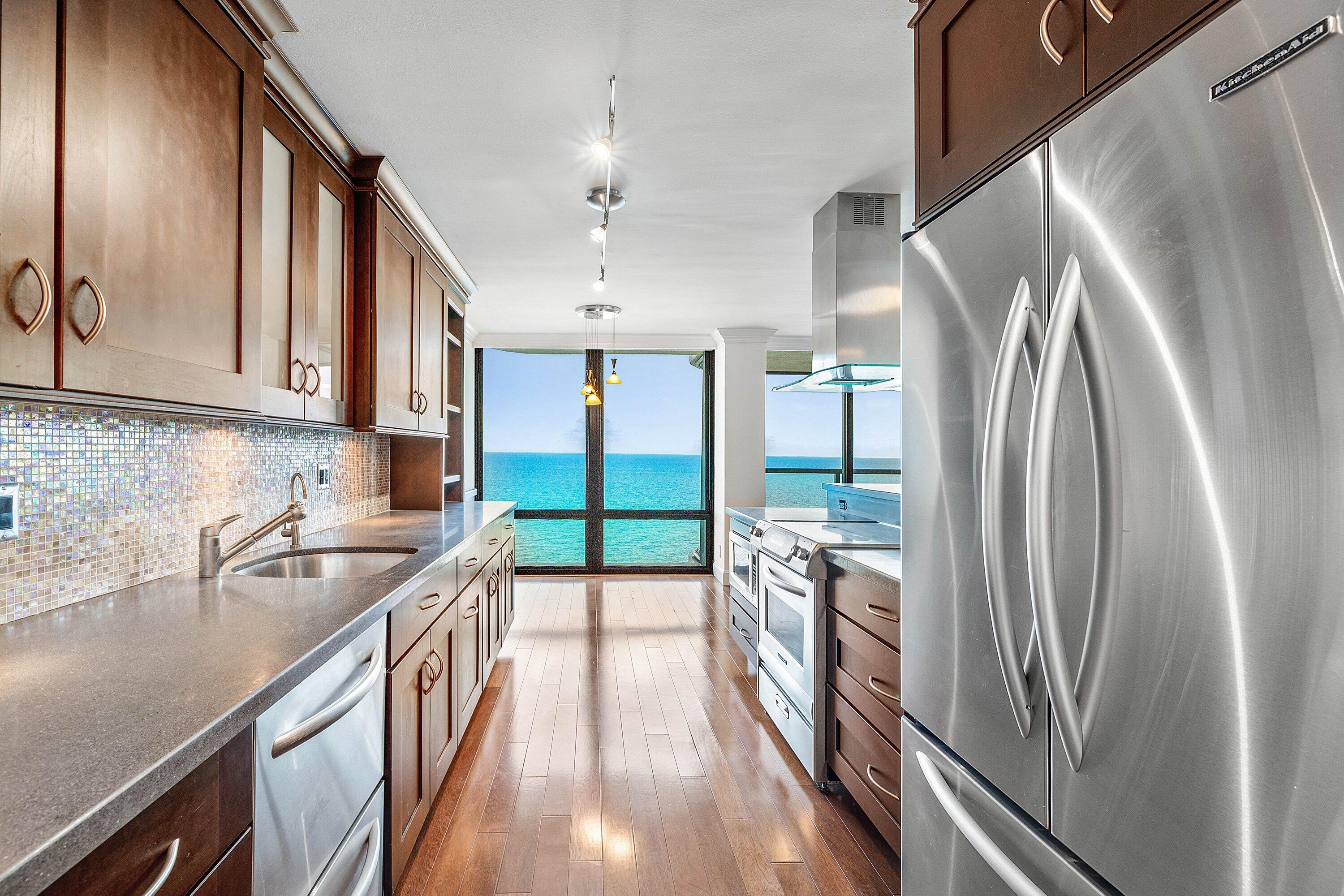 MARBELLA CONDO - Residential