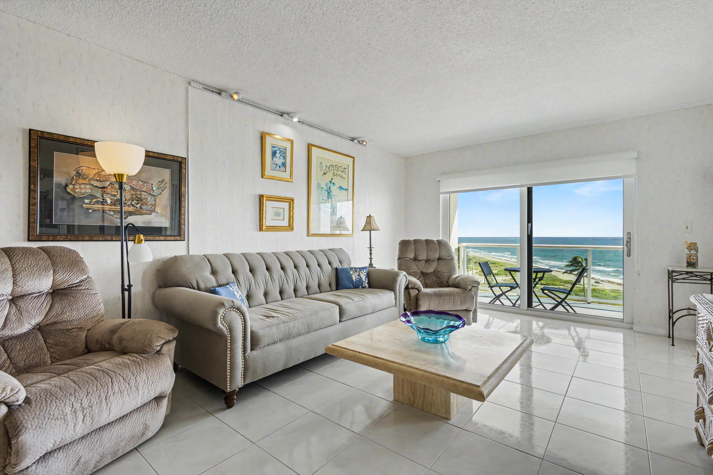 STARLIGHT TOWERS CONDO - Residential