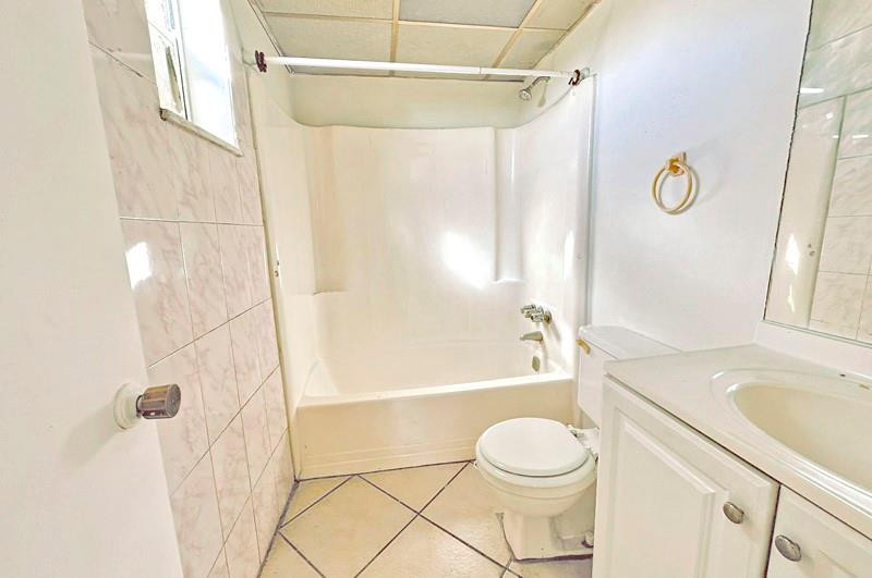BROOKFIELD SQUARE CONDO - Residential Lease