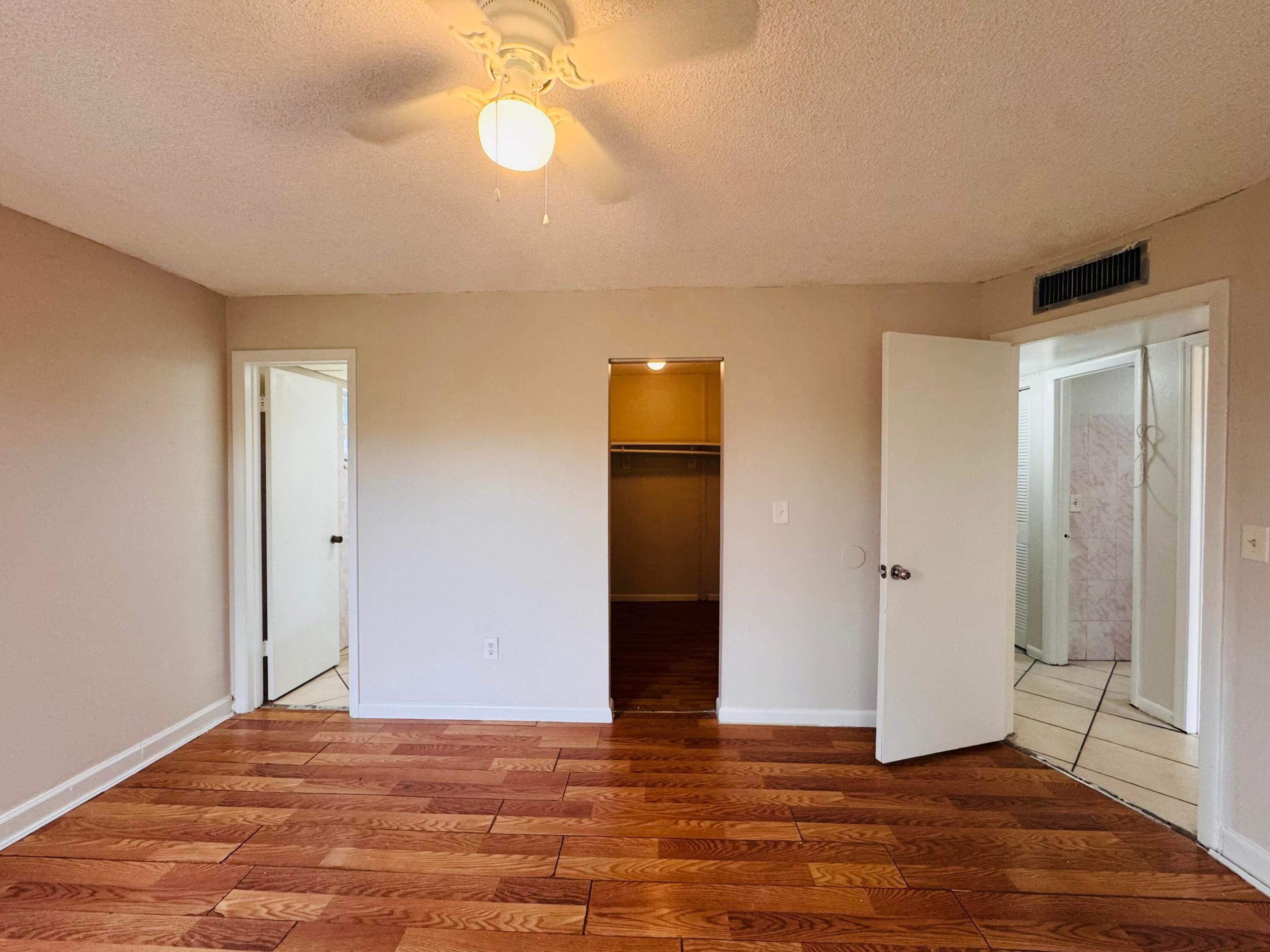 BROOKFIELD SQUARE CONDO - Residential Lease