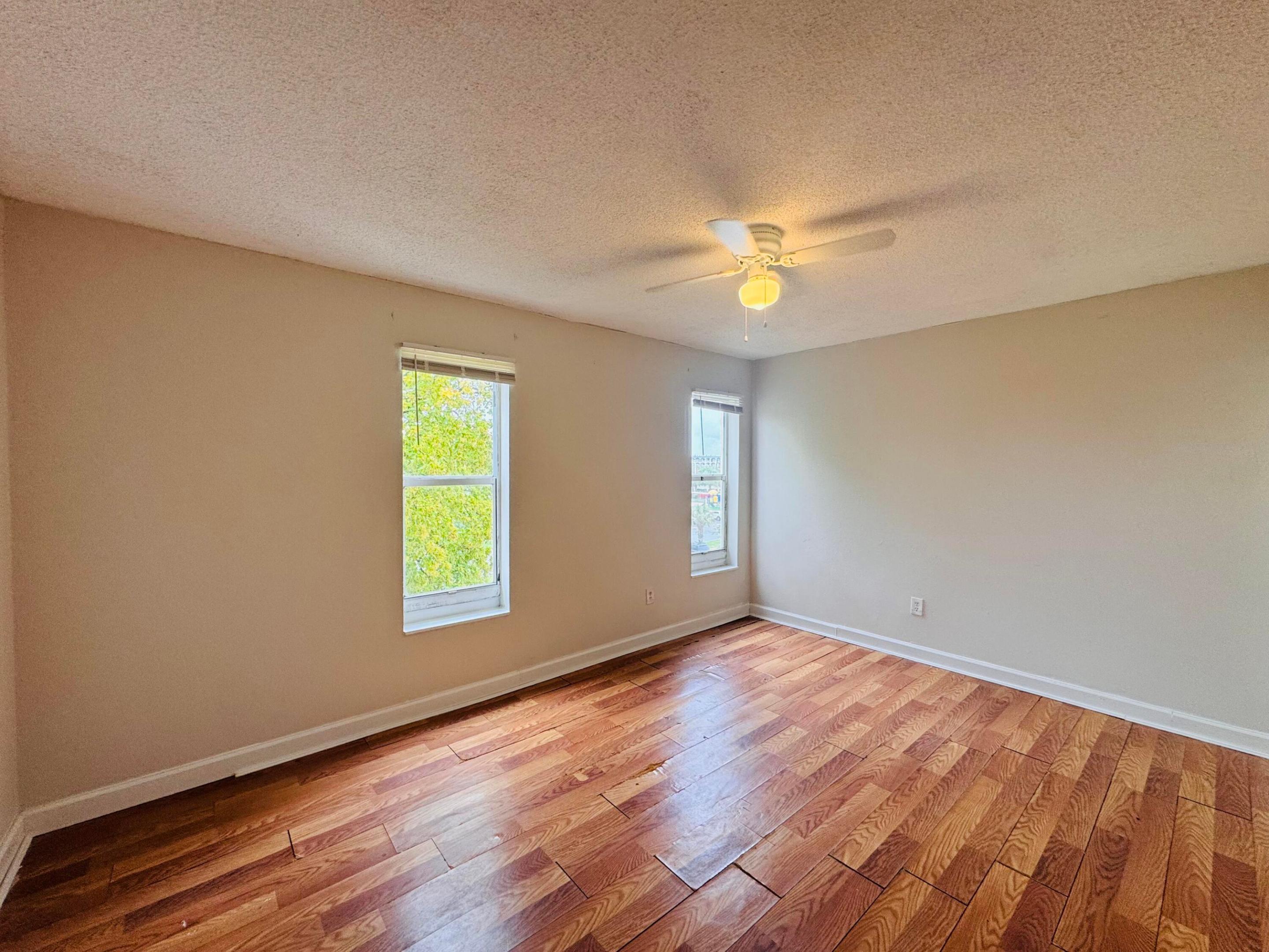 BROOKFIELD SQUARE CONDO - Residential Lease