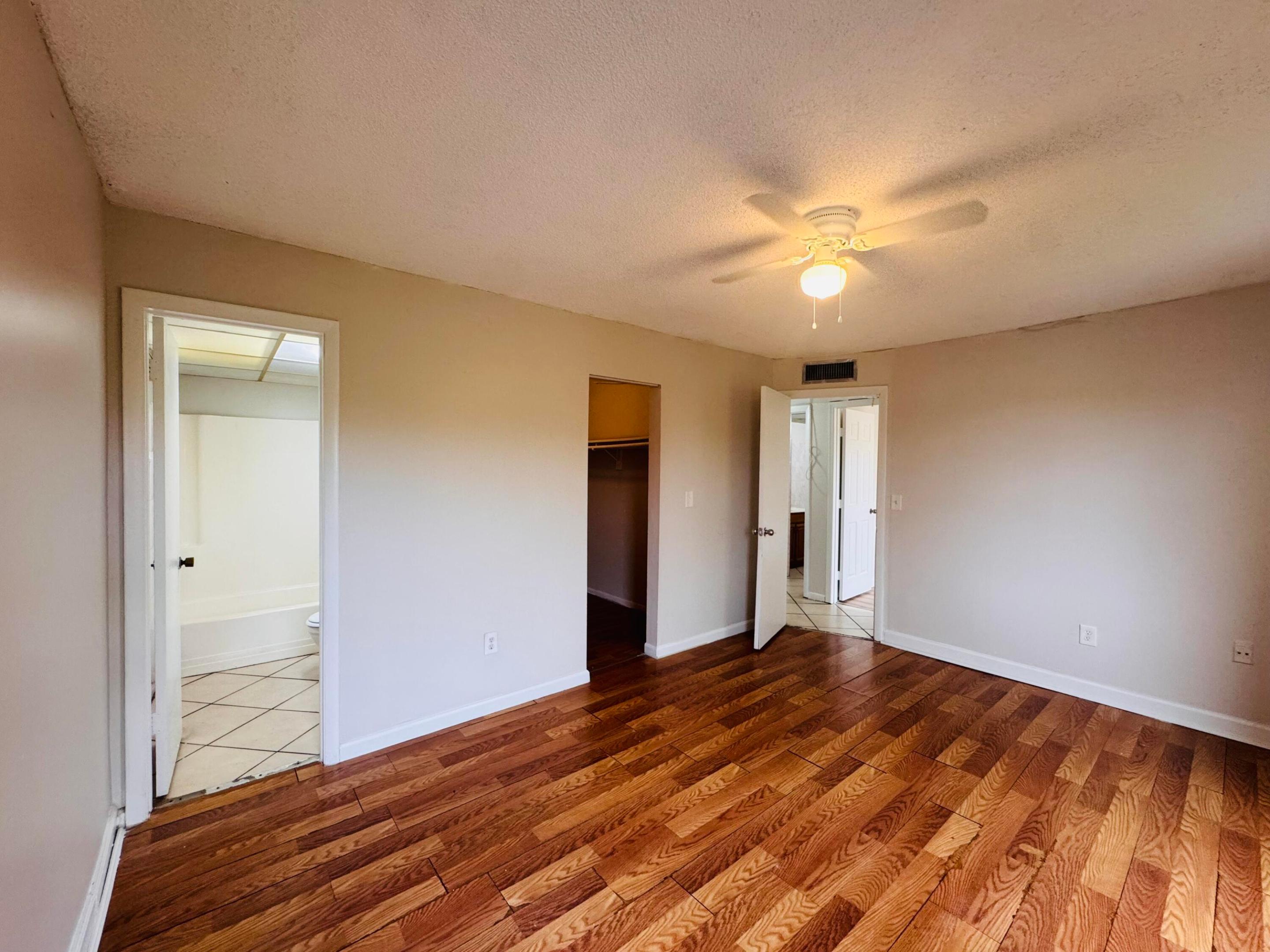 BROOKFIELD SQUARE CONDO - Residential Lease