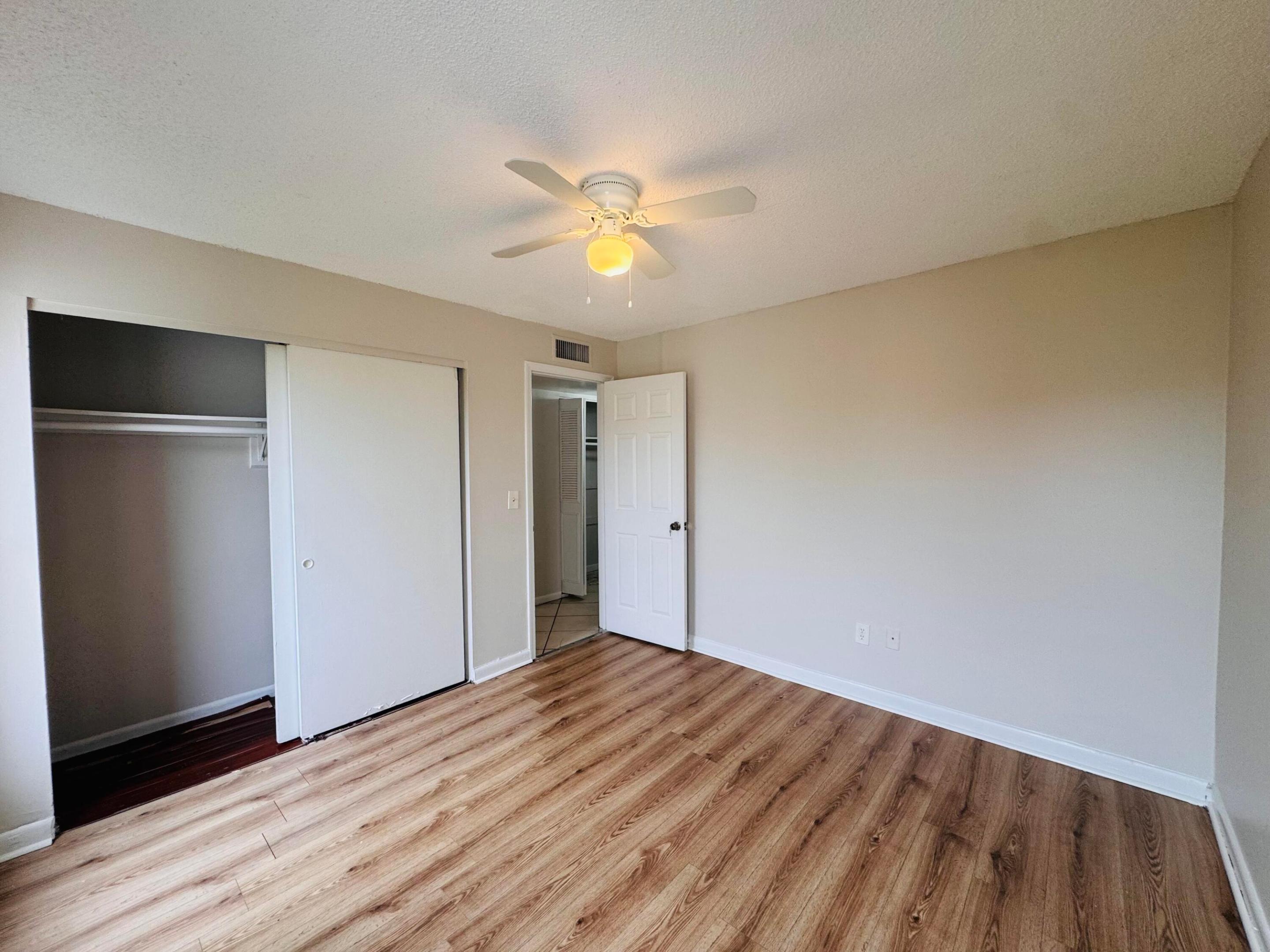 BROOKFIELD SQUARE CONDO - Residential Lease