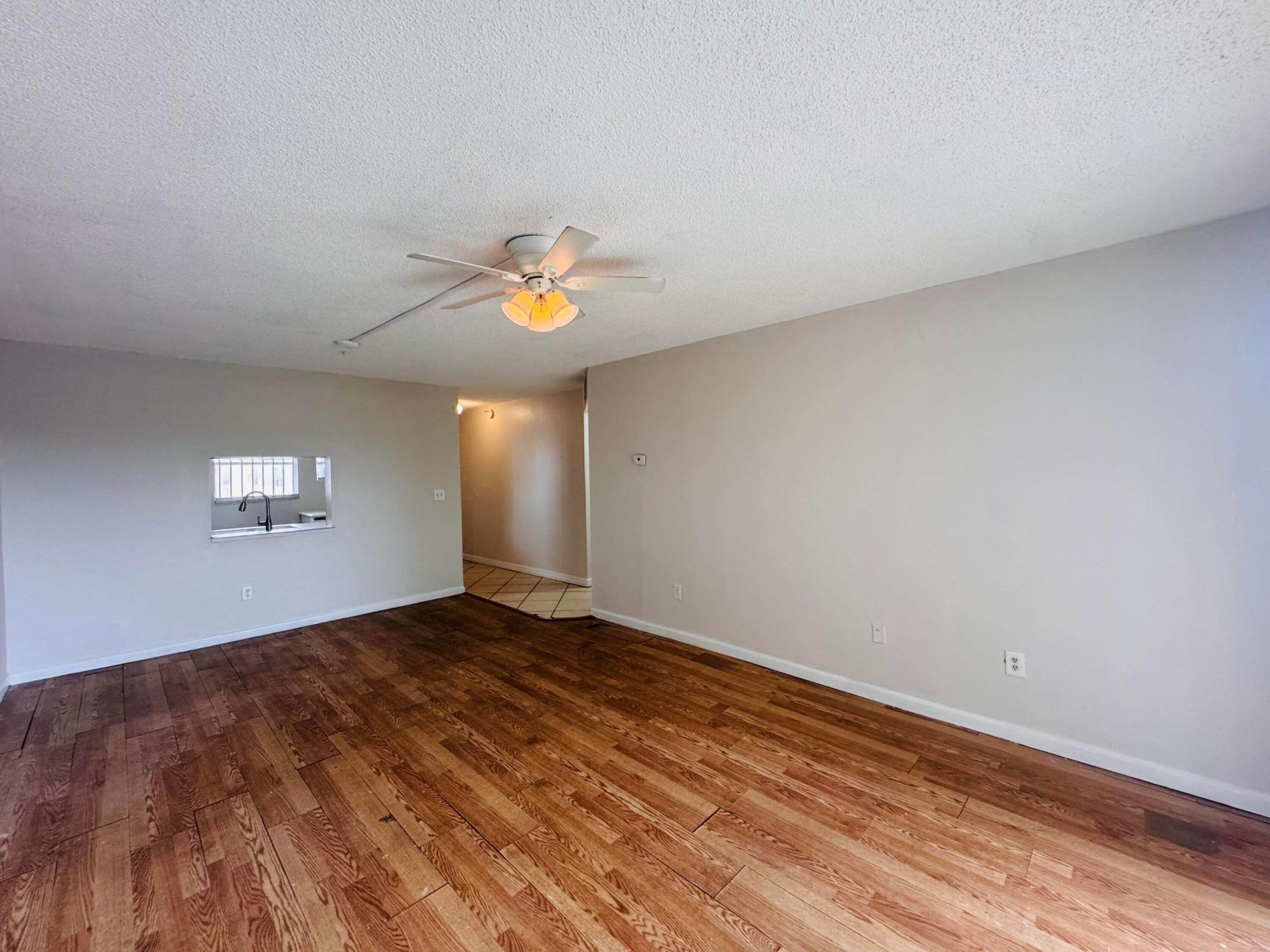 BROOKFIELD SQUARE CONDO - Residential Lease