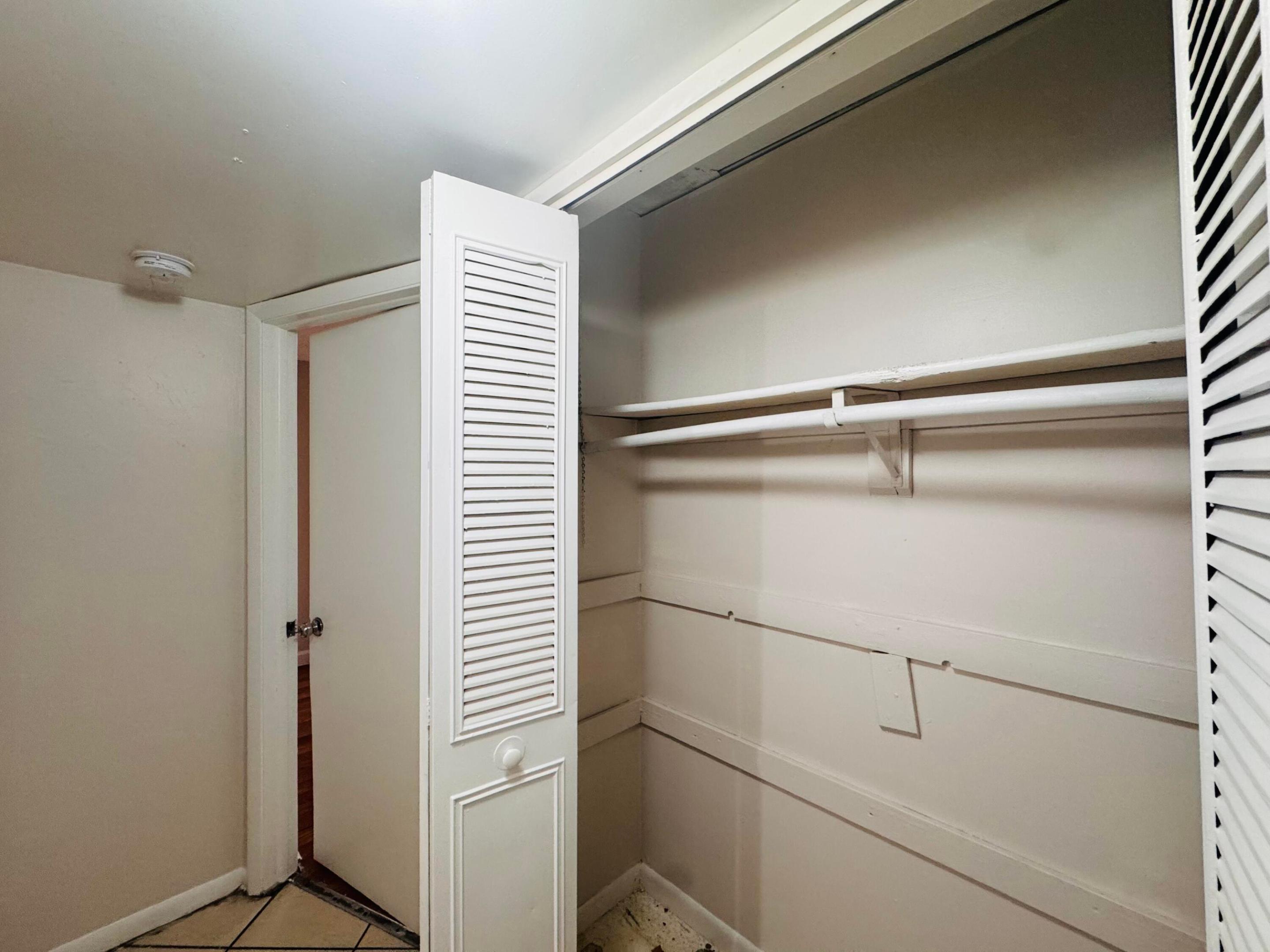 BROOKFIELD SQUARE CONDO - Residential Lease