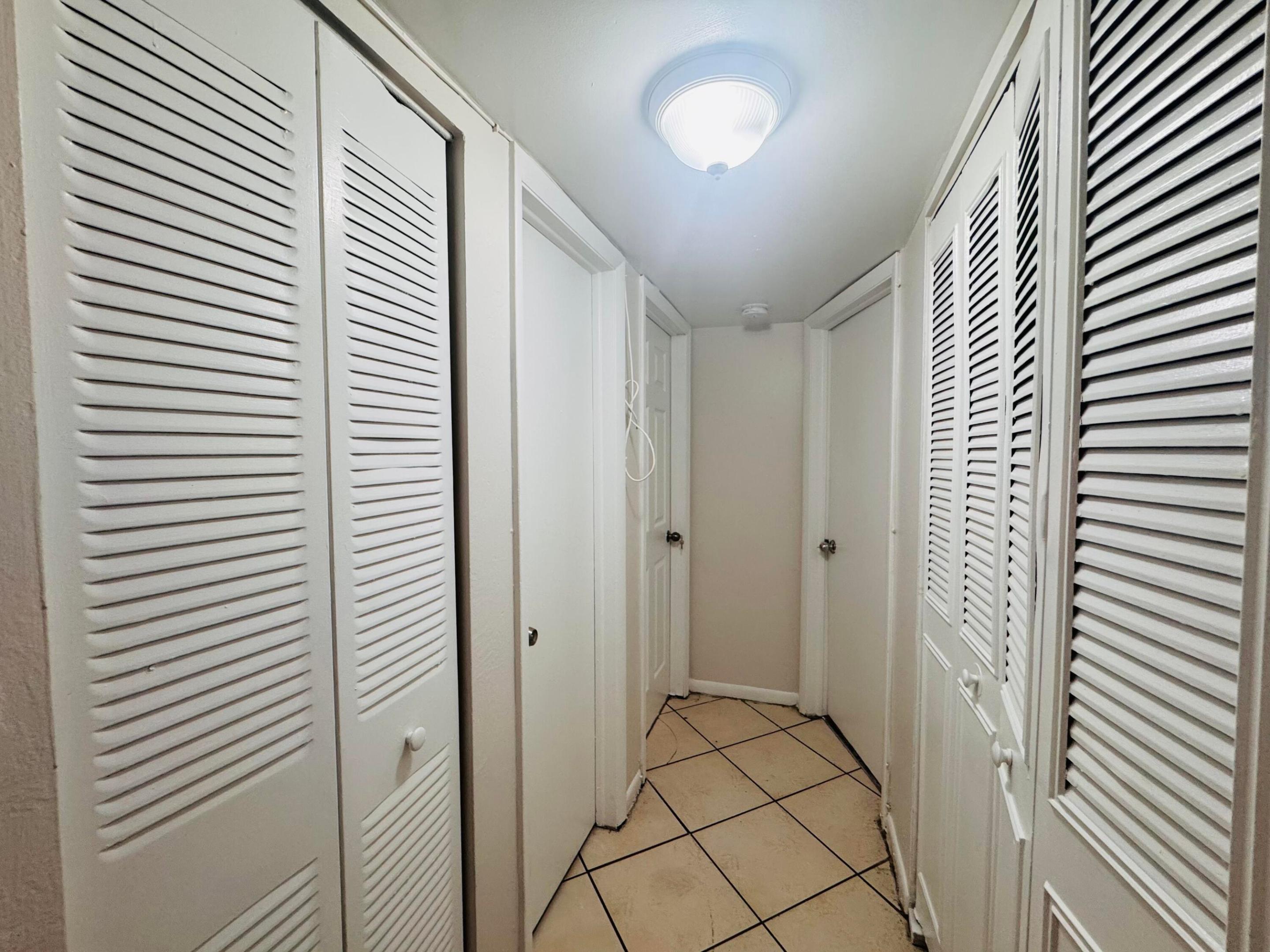 BROOKFIELD SQUARE CONDO - Residential Lease
