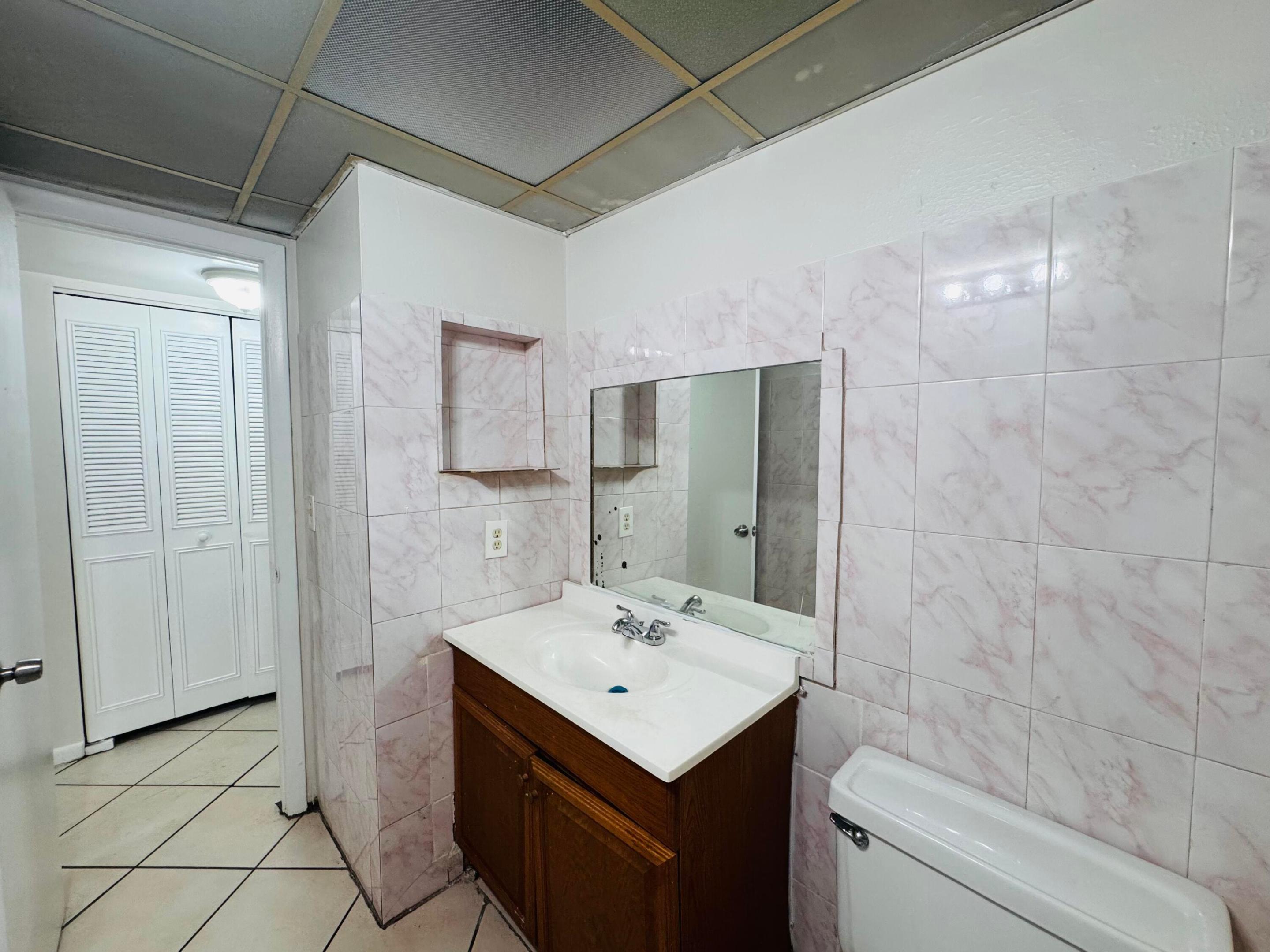 BROOKFIELD SQUARE CONDO - Residential Lease