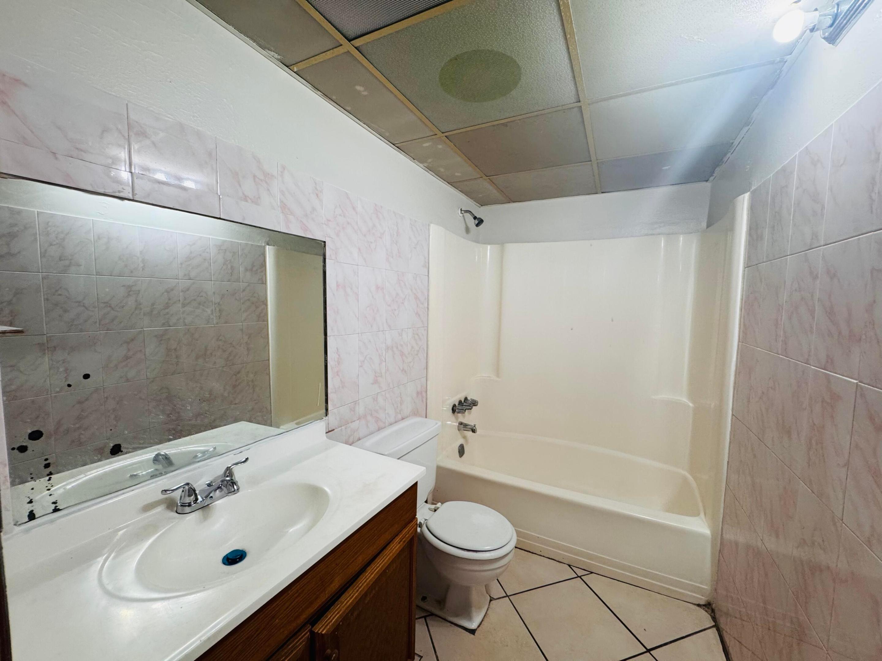 BROOKFIELD SQUARE CONDO - Residential Lease