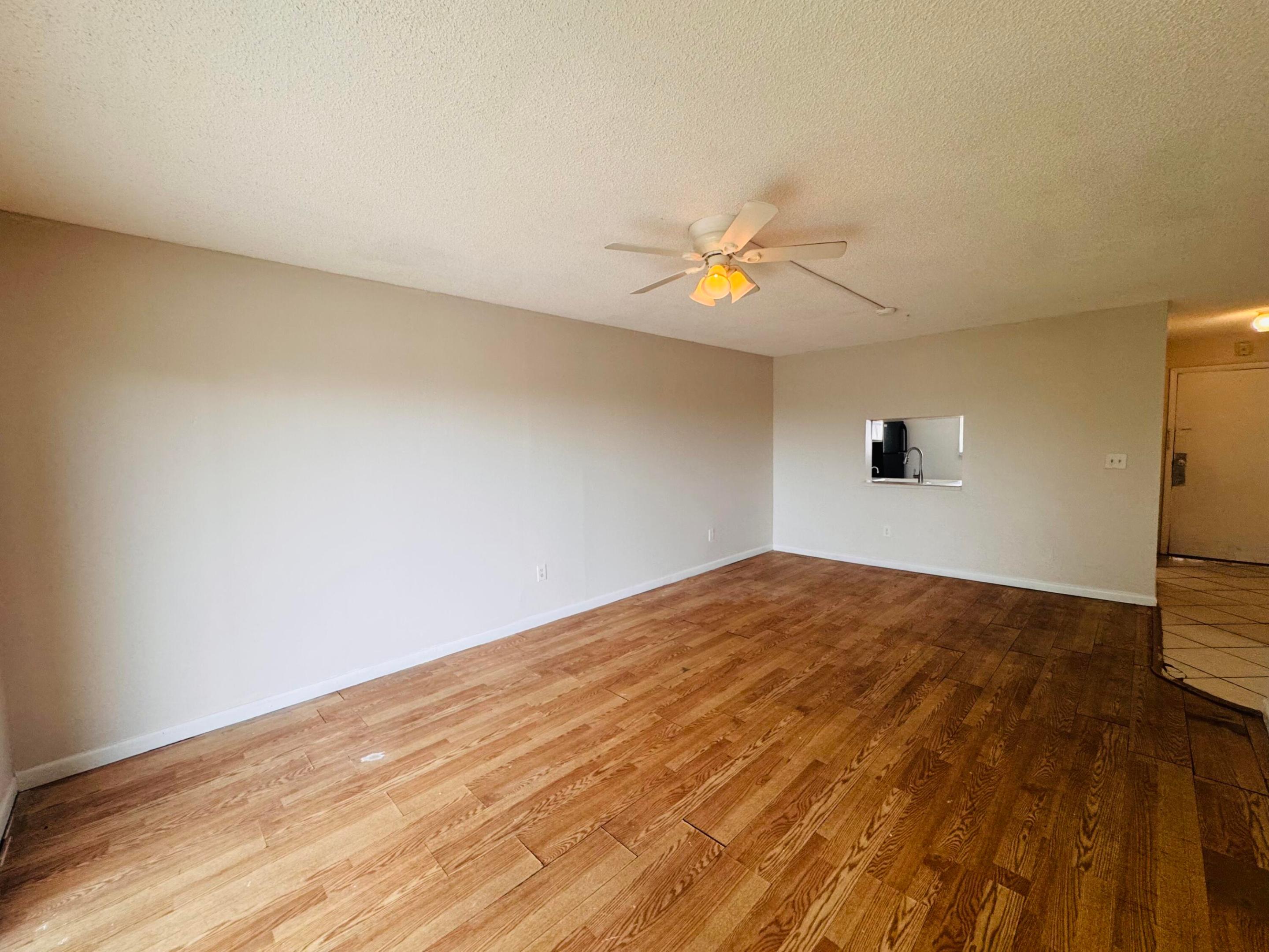 BROOKFIELD SQUARE CONDO - Residential Lease