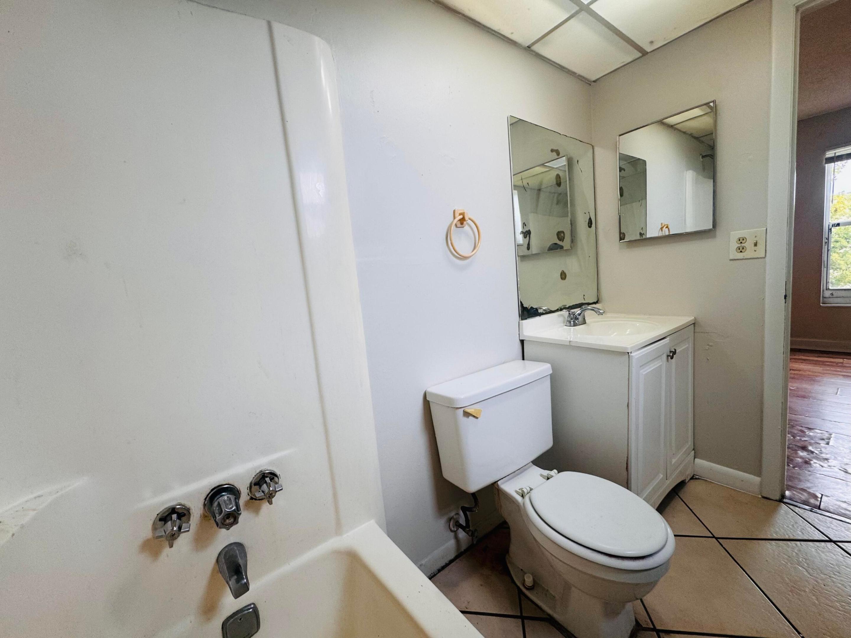 BROOKFIELD SQUARE CONDO - Residential Lease