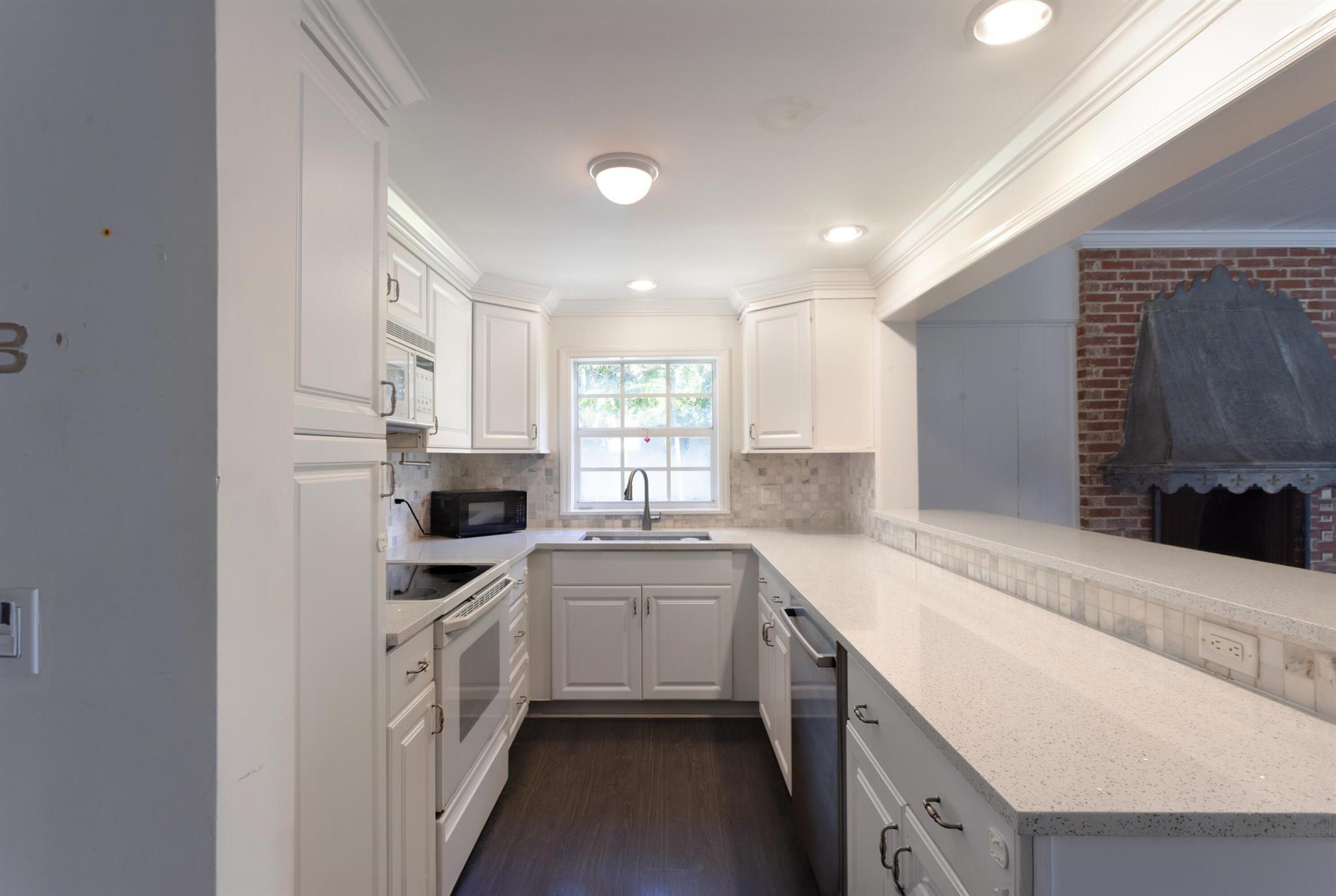S/D OF 8-46-43, S 1/2 OF E 1/2 OF LOT 8 - Residential