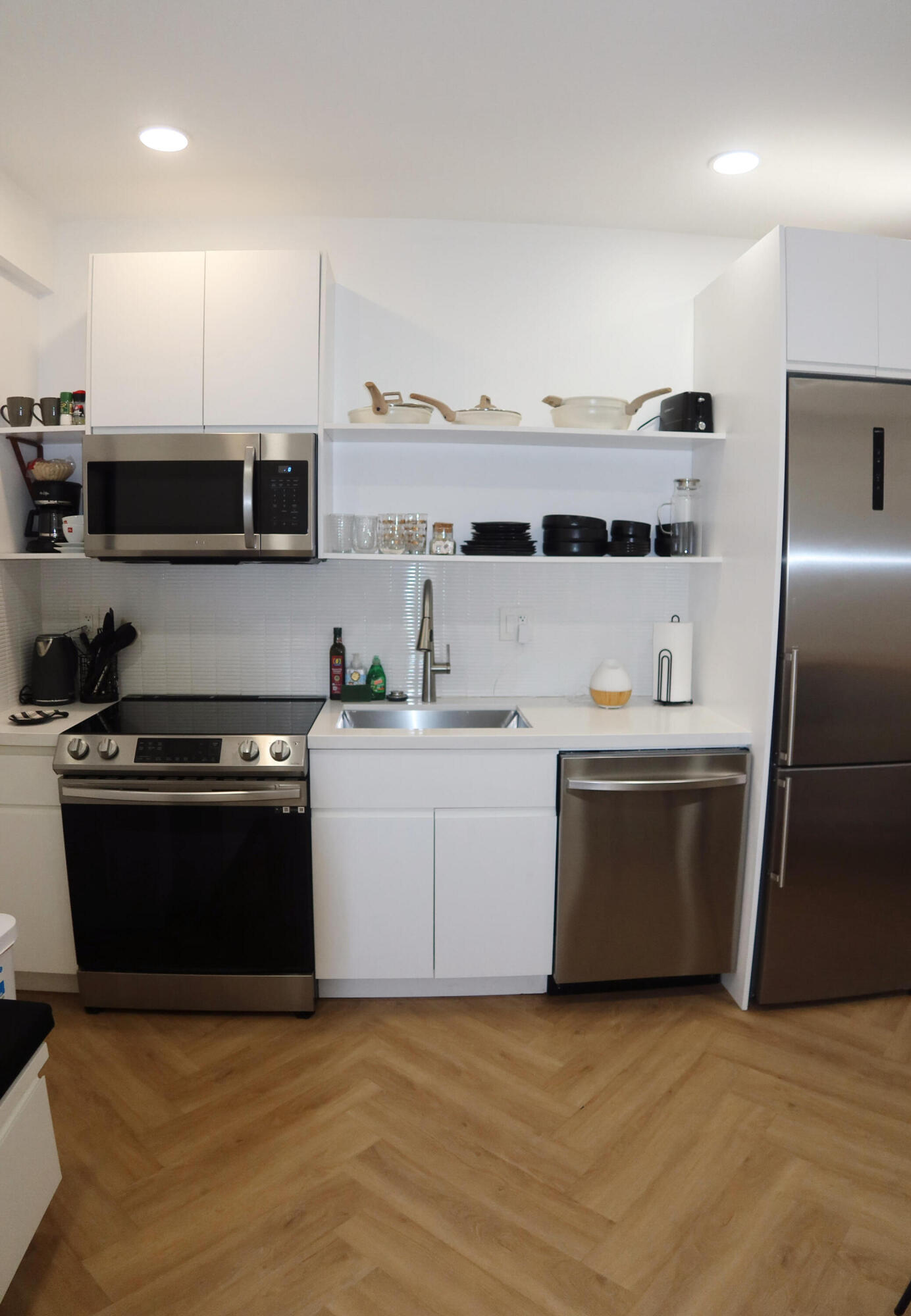 HILLSBORO SHORES SEC - Residential Lease