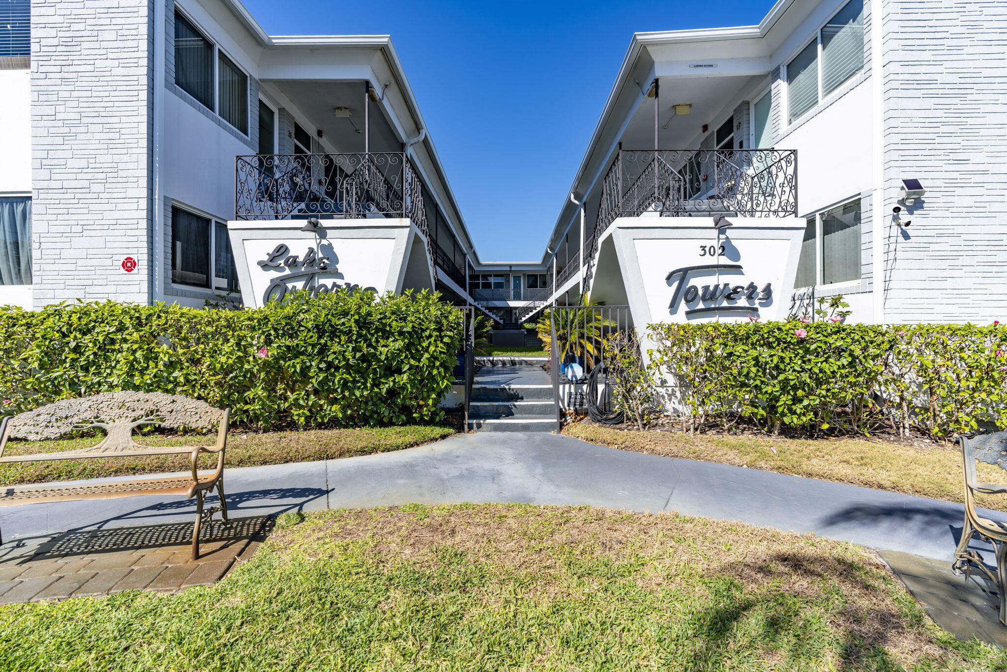 LAKE OSBORNE TOWERS CO OP APTS INC - Residential