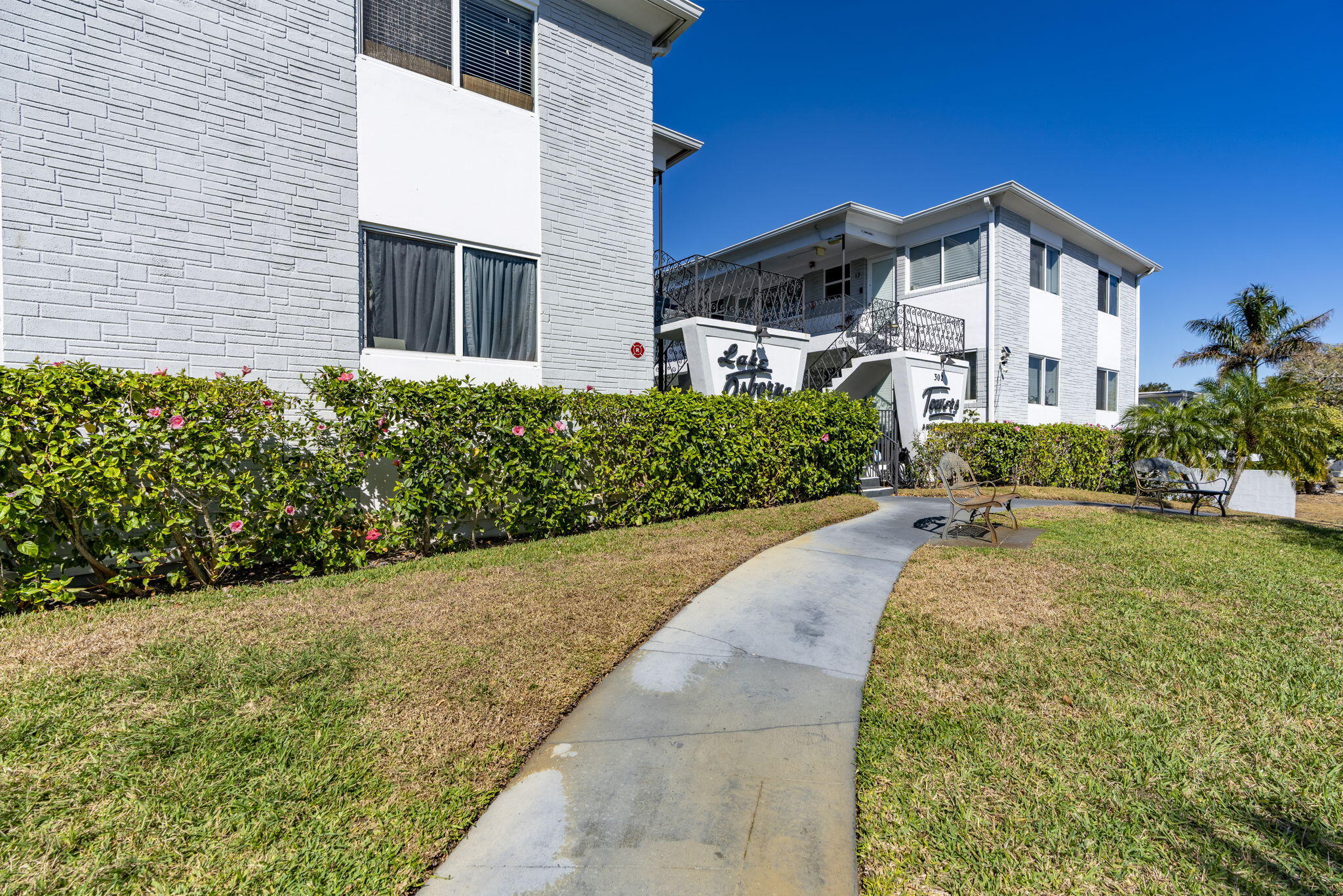 LAKE OSBORNE TOWERS CO OP APTS INC - Residential