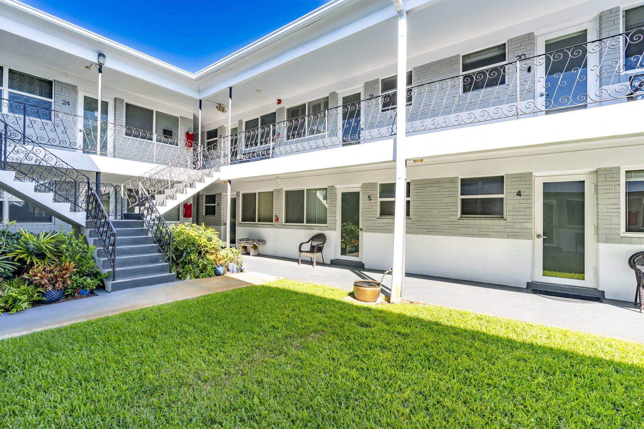 LAKE OSBORNE TOWERS CO OP APTS INC - Residential