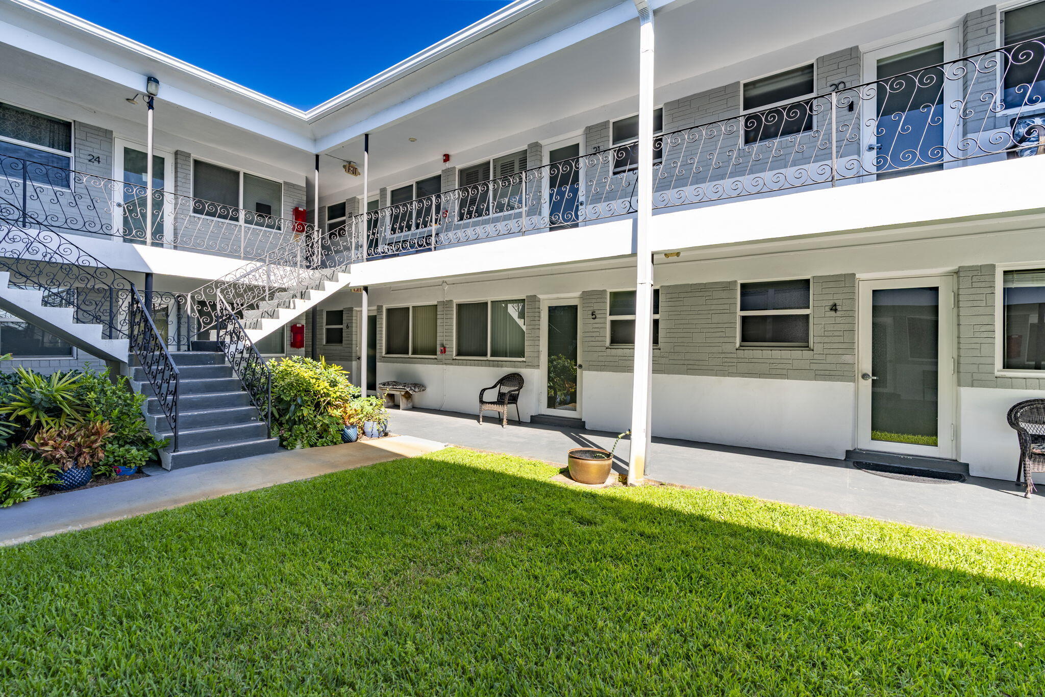 LAKE OSBORNE TOWERS CO OP APTS INC - Residential