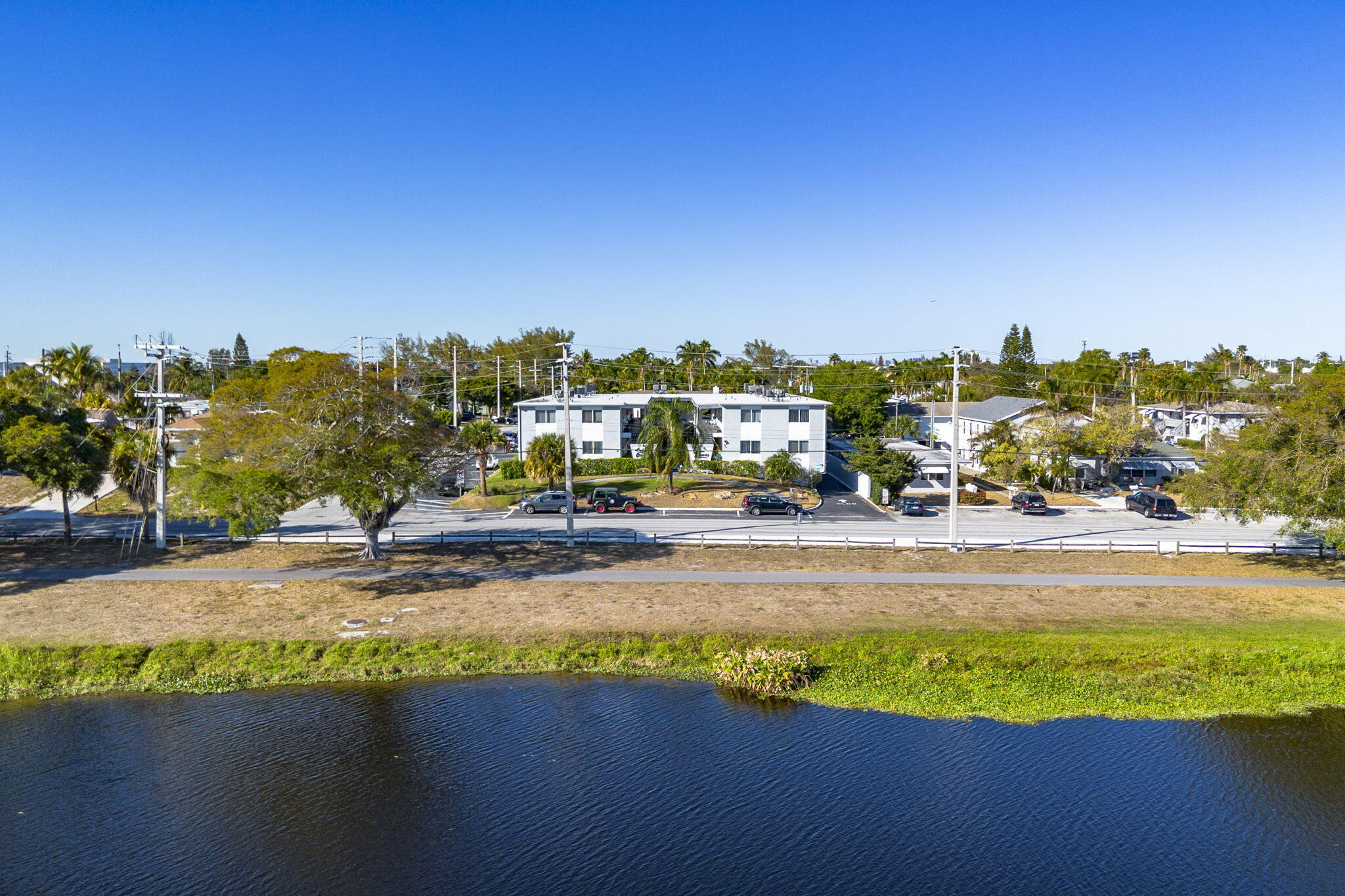 LAKE OSBORNE TOWERS CO OP APTS INC - Residential