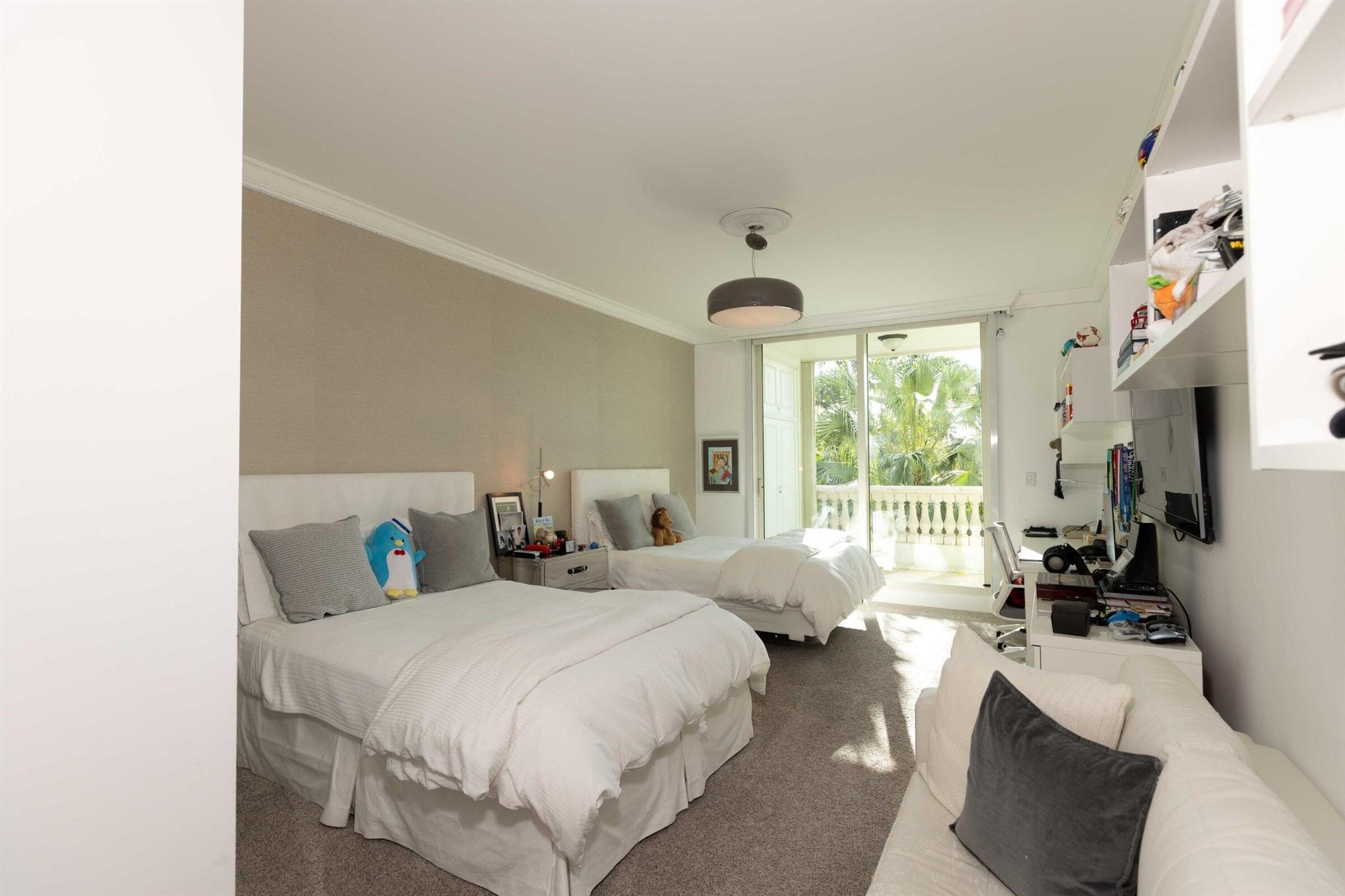 MIZNER GRAND CONDO - Residential