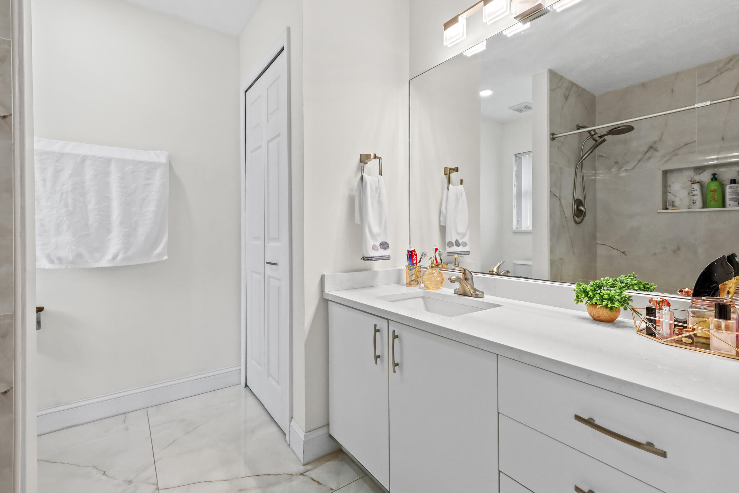 SPANISH LAKES FAIRWAYS NE PHASE - Residential