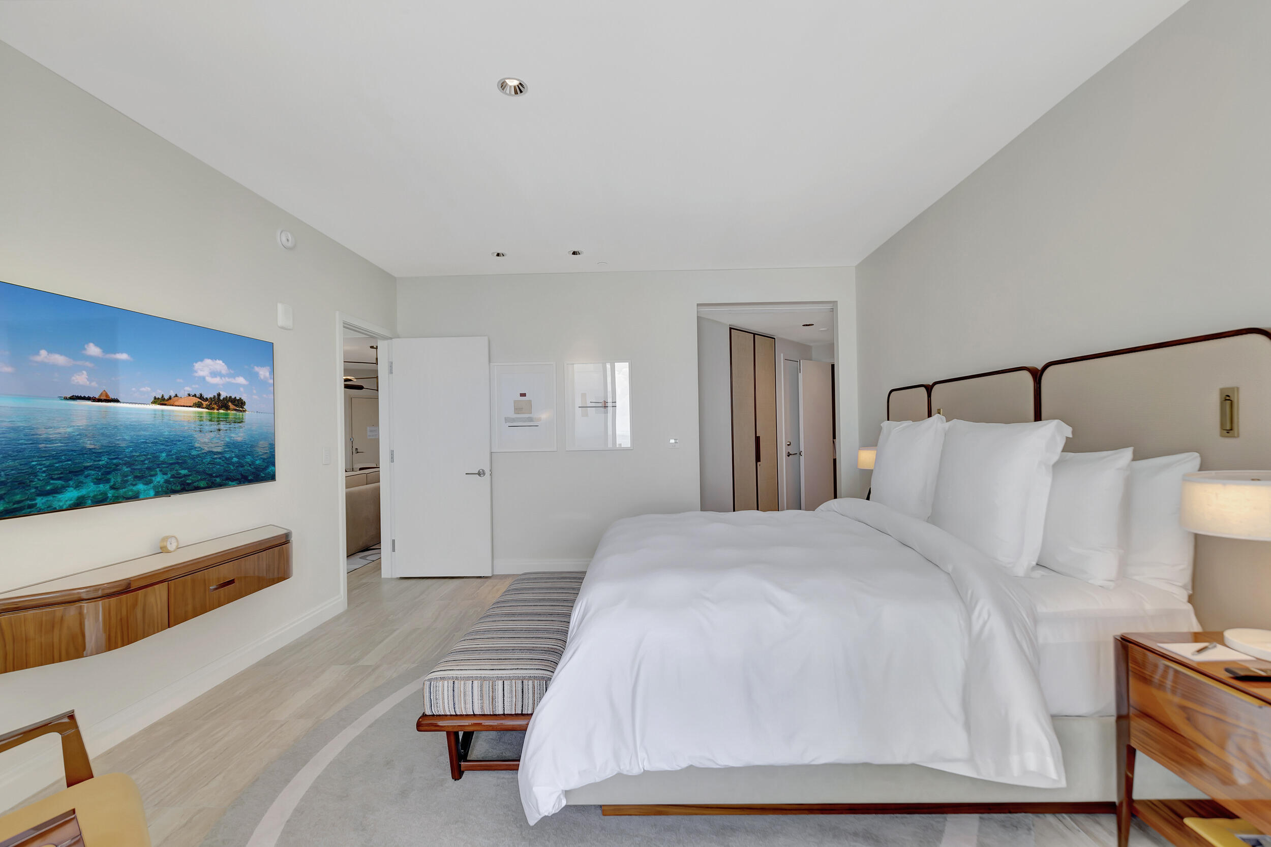 Four Seasons - Residential