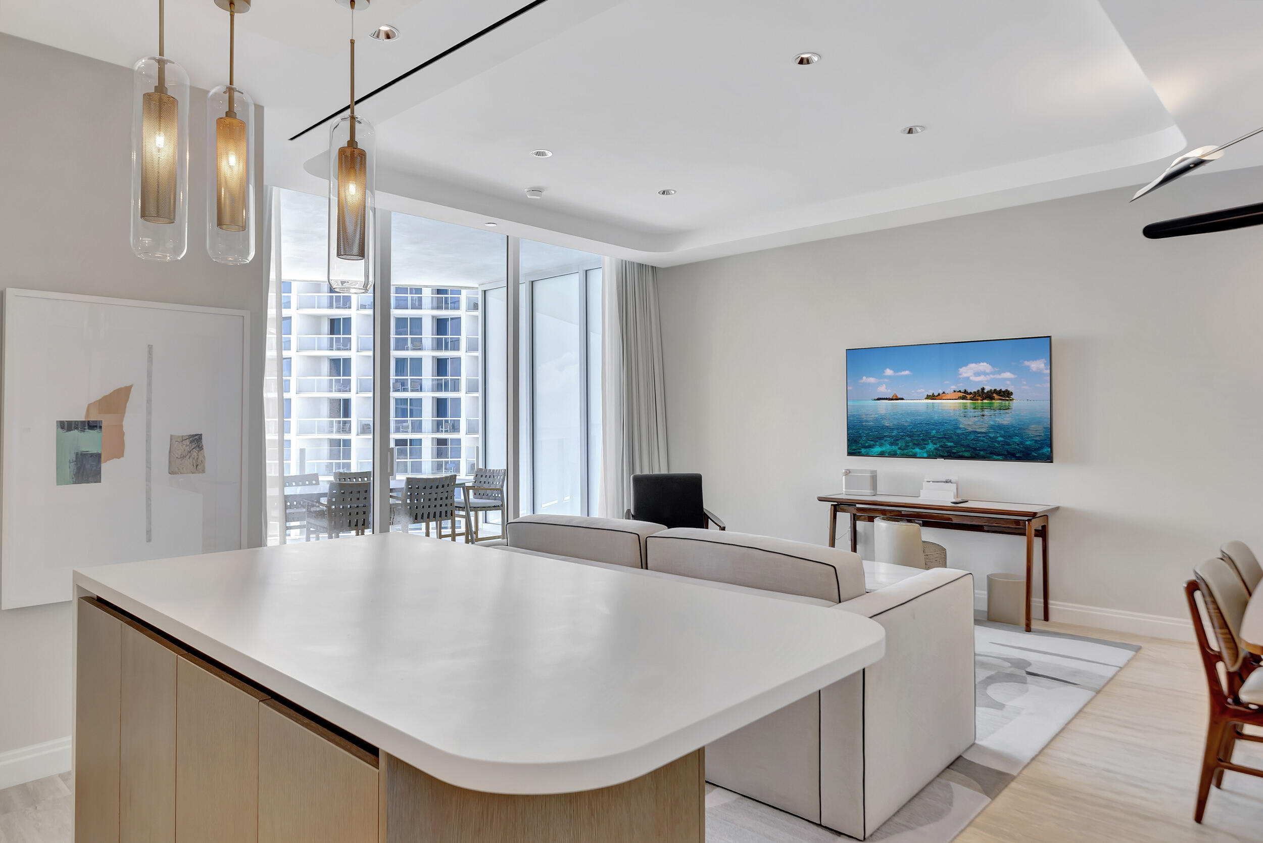 Four Seasons - Residential