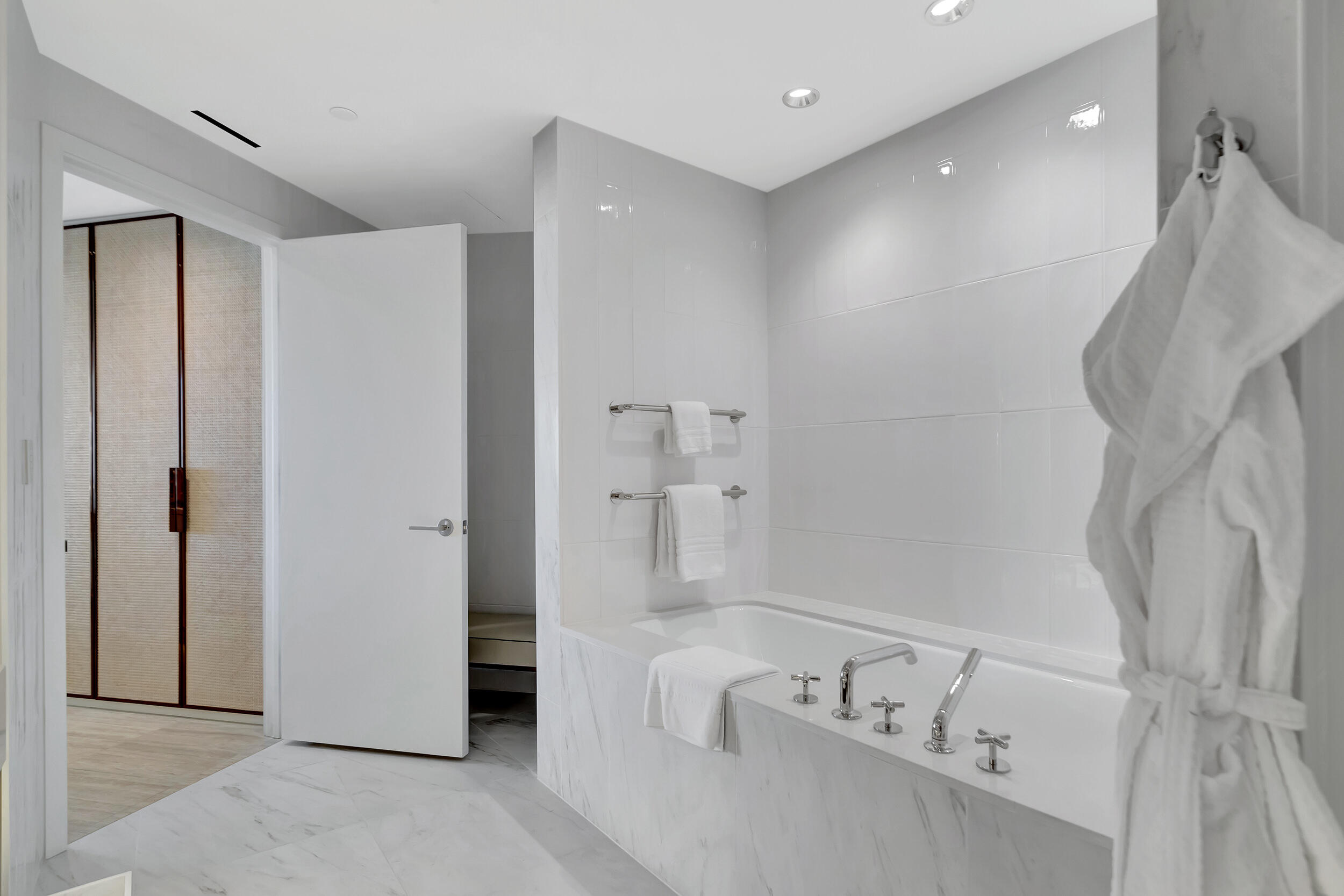 Four Seasons - Residential