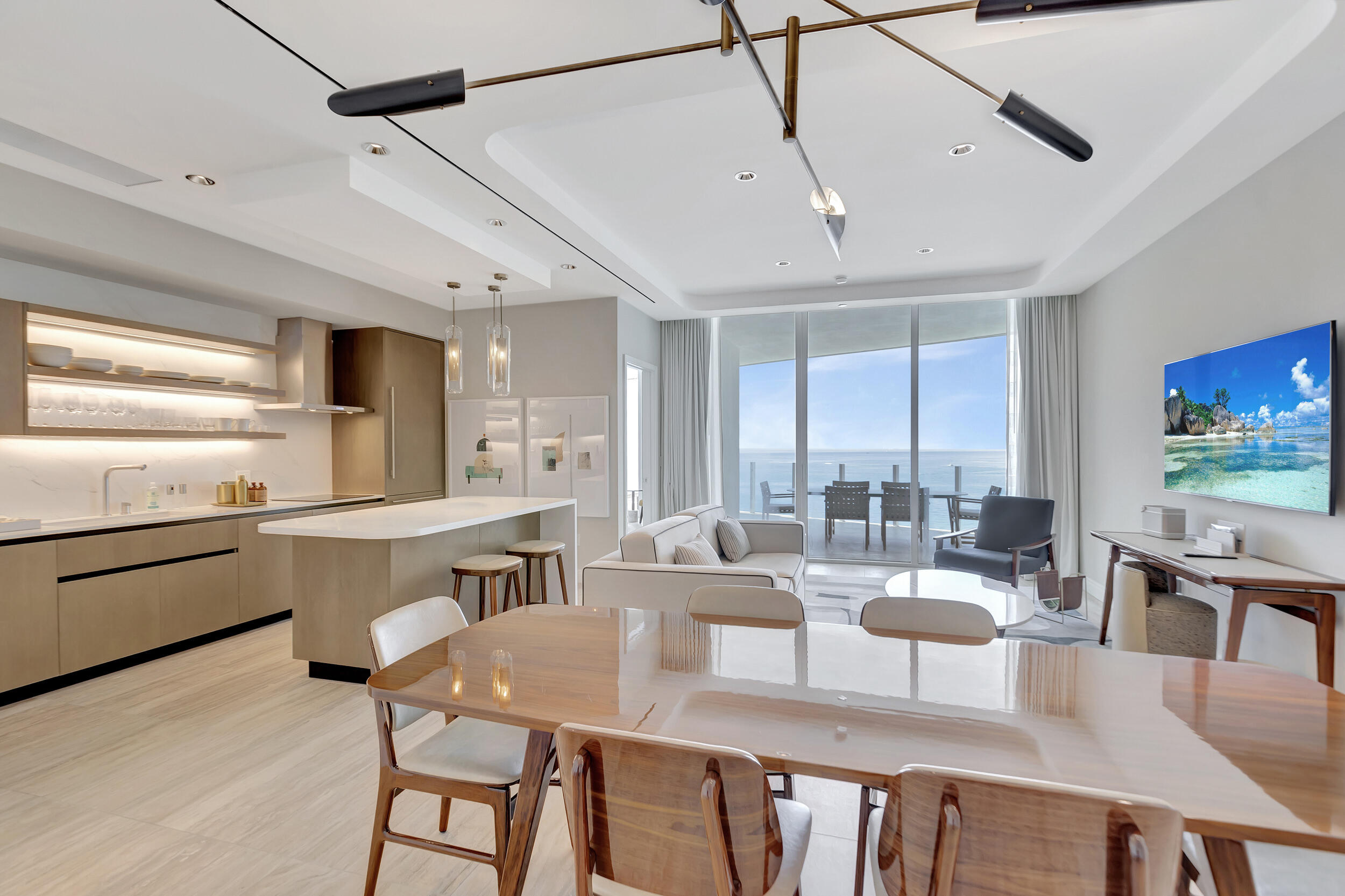 Four Seasons - Residential