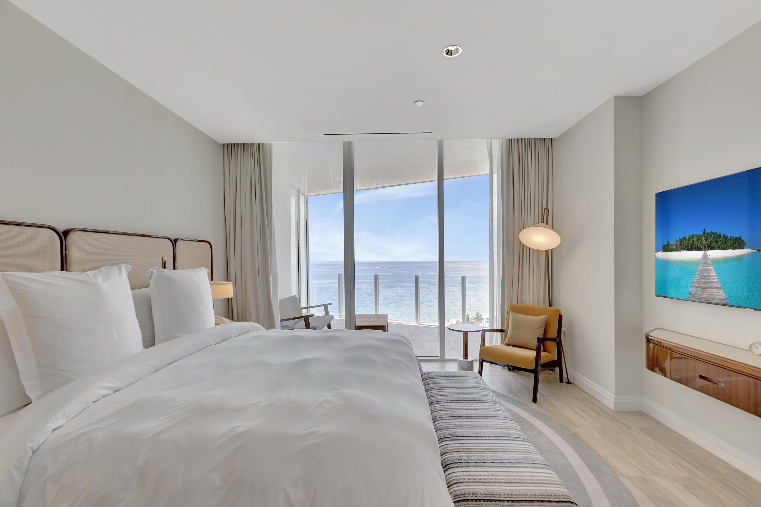 Four Seasons - Residential
