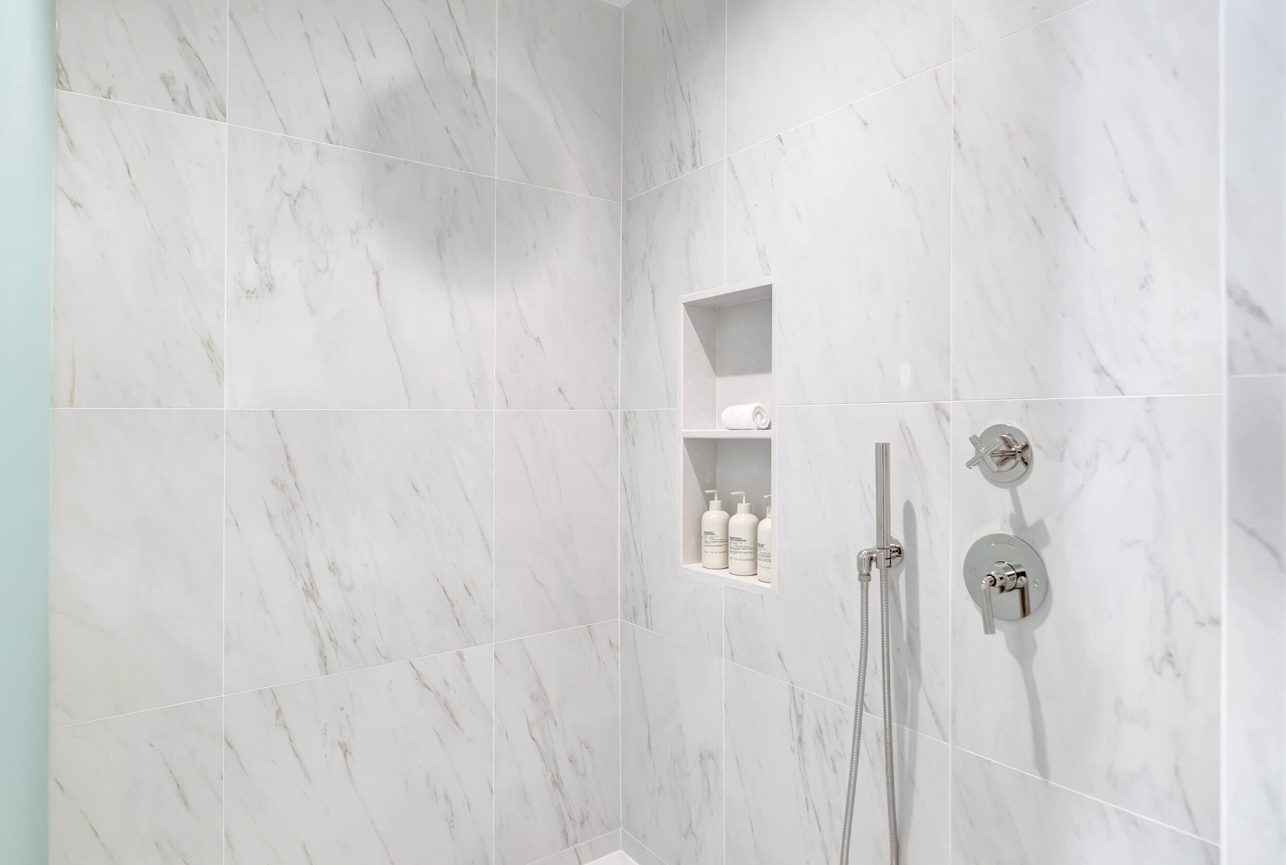 Four Seasons - Residential