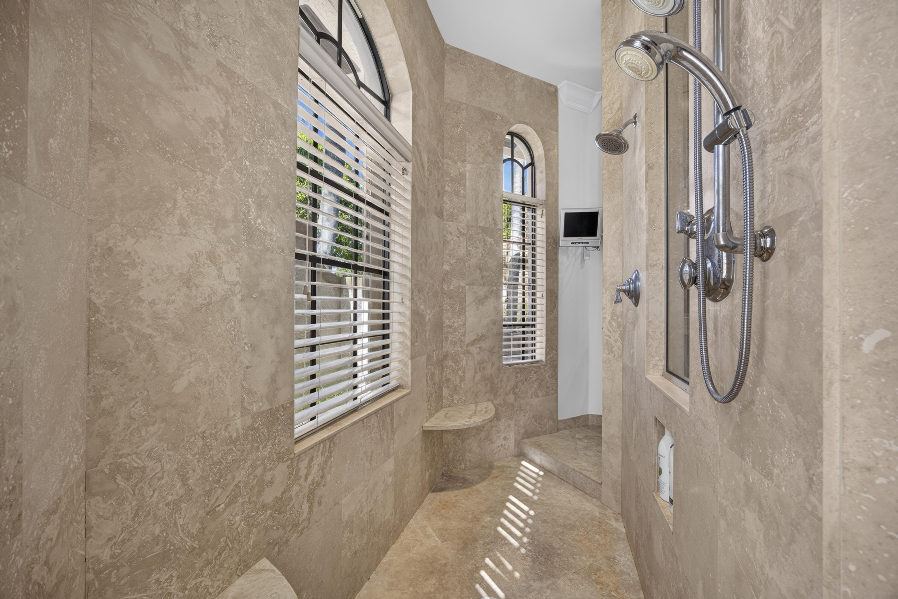 VERSAILLES - Residential