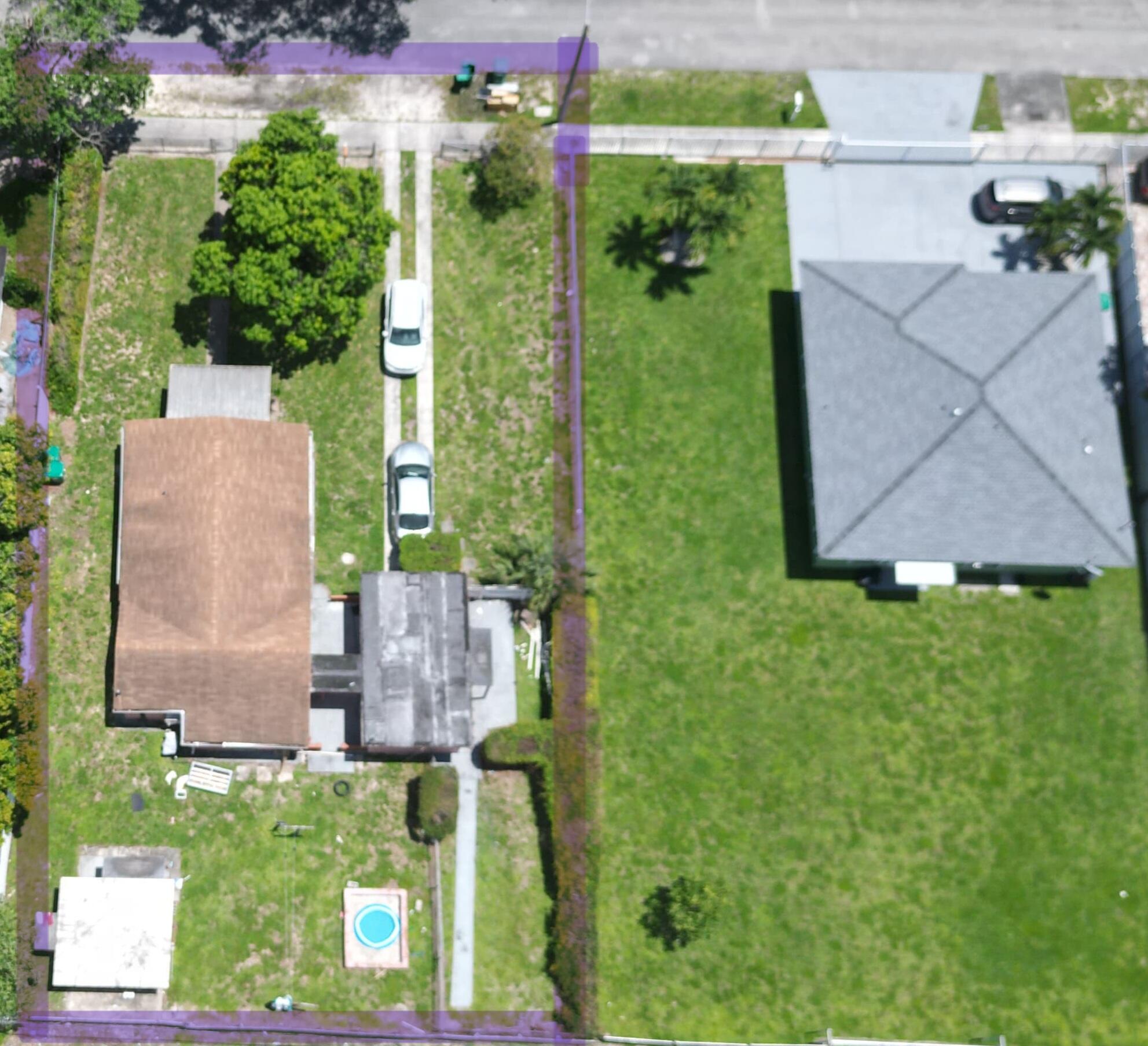 Discover this single-story duplex located in the Oxford Park community of Miami, offering 990 square feet of finished living space. This property presents an excellent opportunity for investors or owner-occupants seeking a compact residential investment in a established area. The efficient layout maximizes the available square footage to provide functional living quarters. Situated in Miami, this duplex combines accessibility with practical design, making it a sound real estate choice.Please do not disturb tenants. Showings by appointment only.