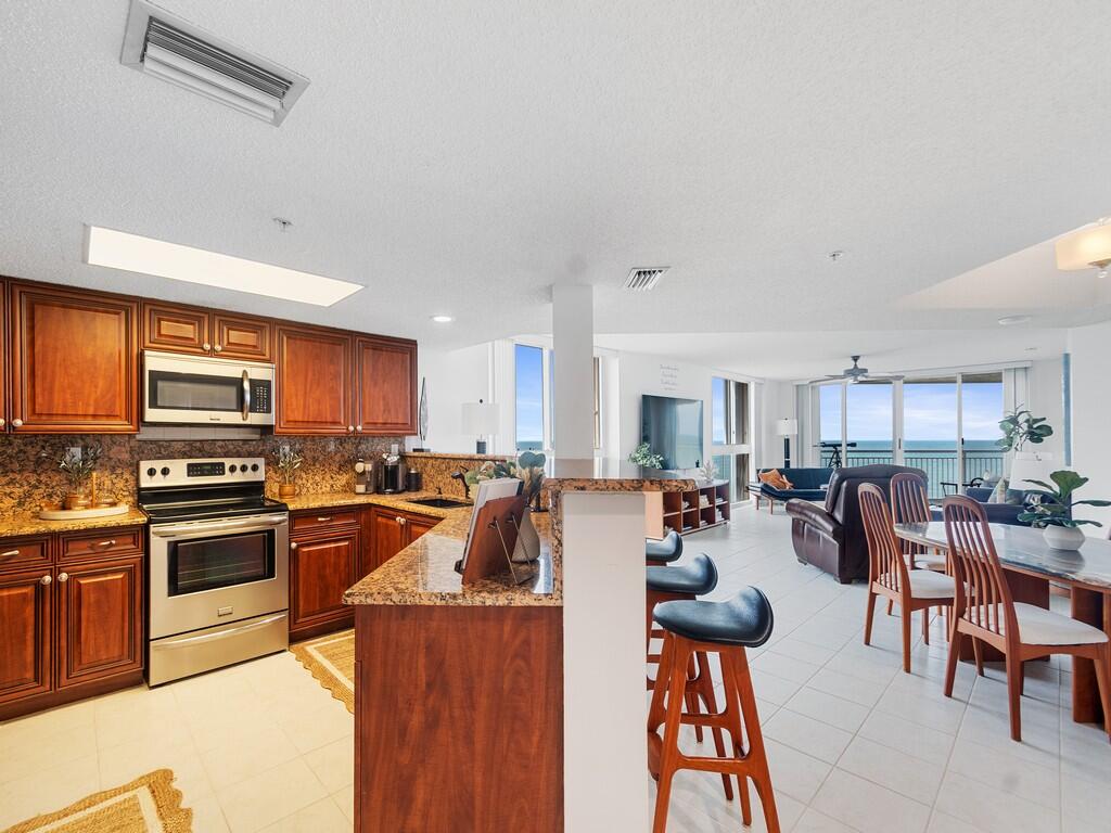 HIBISCUS BY THE SEA CONDOMINIUM - Residential