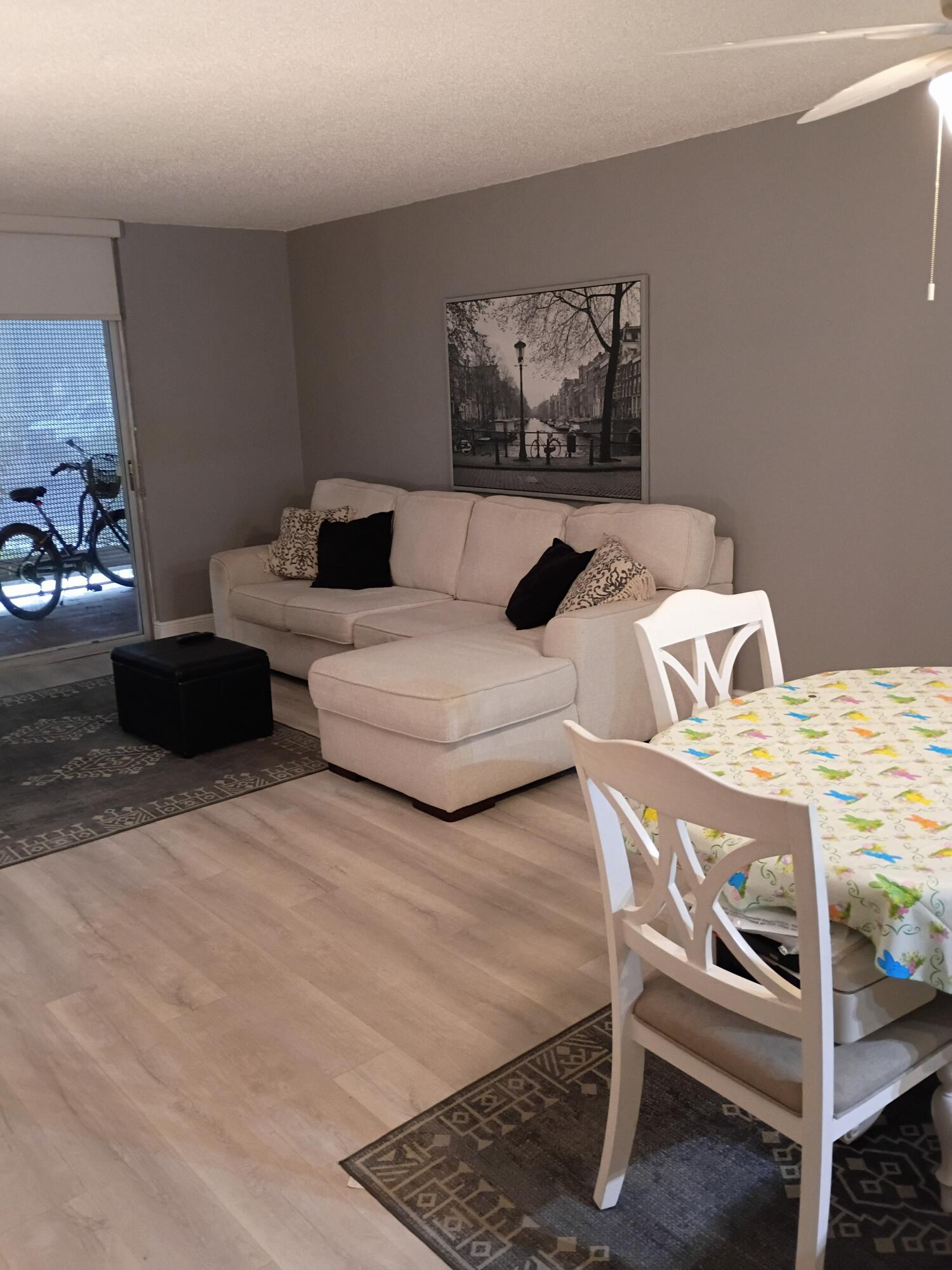 MEADOWBROOK LAKES CONDO - Residential
