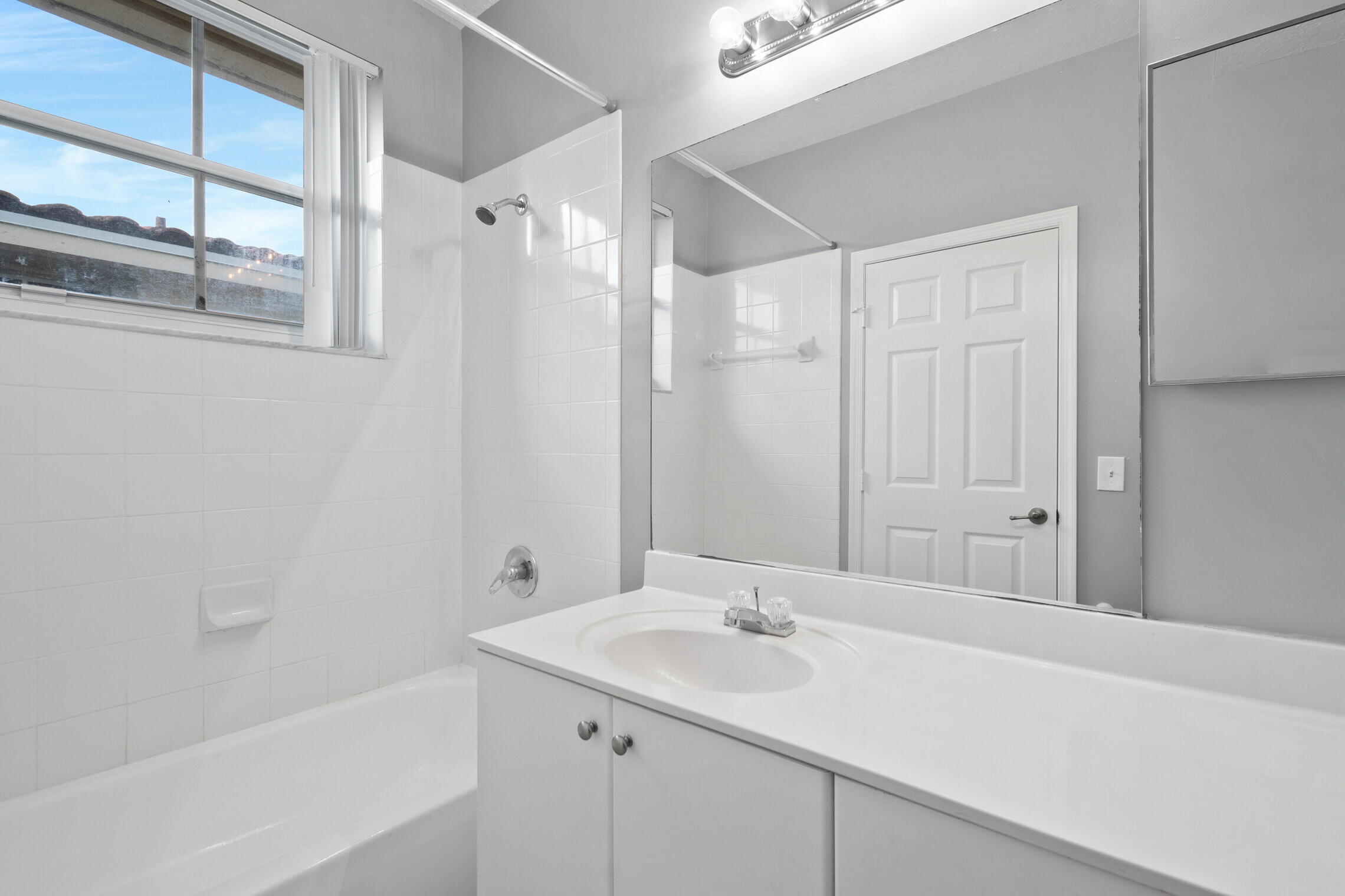 VILLAGE AT ABACOA CONDO - Residential Lease