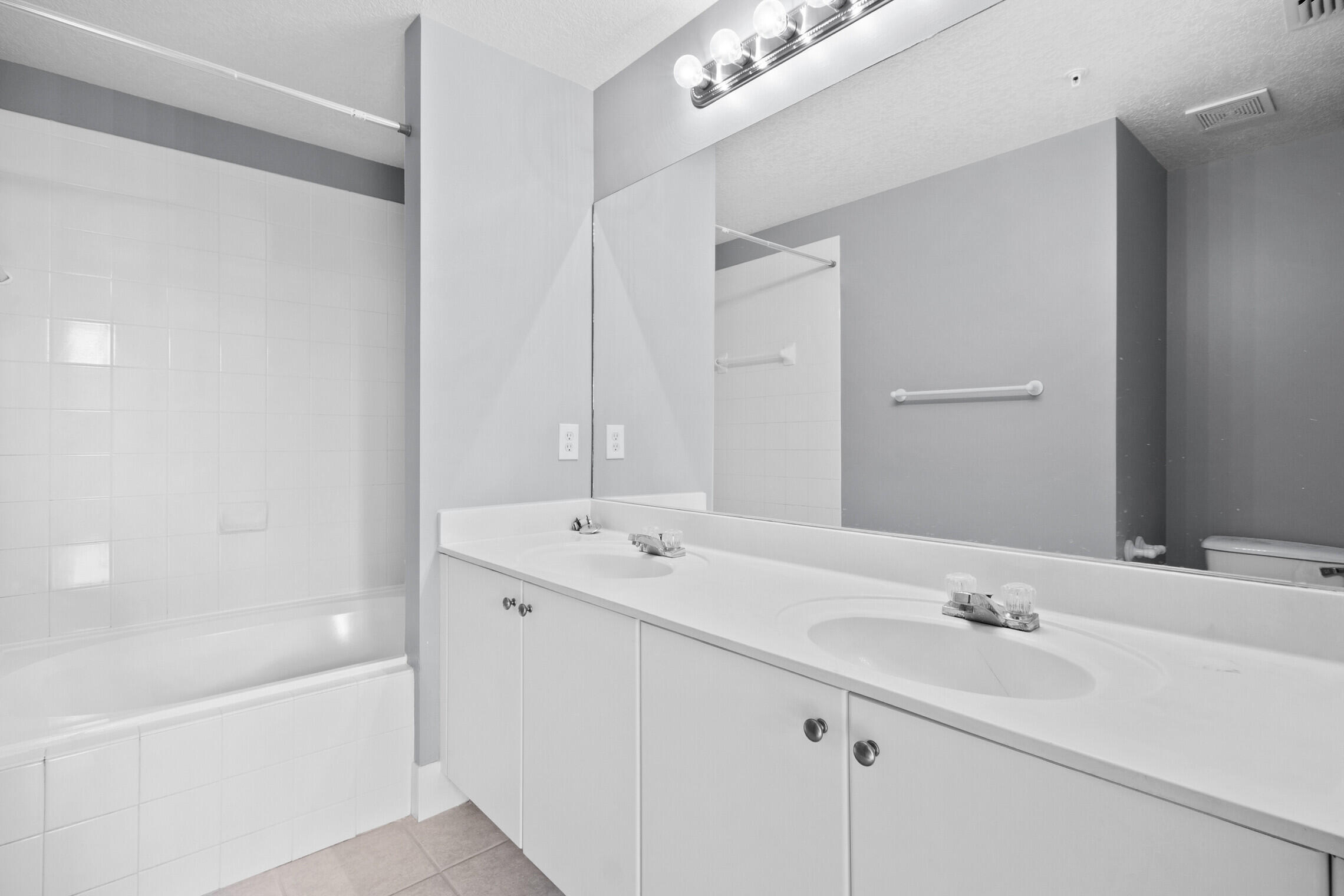 VILLAGE AT ABACOA CONDO - Residential Lease