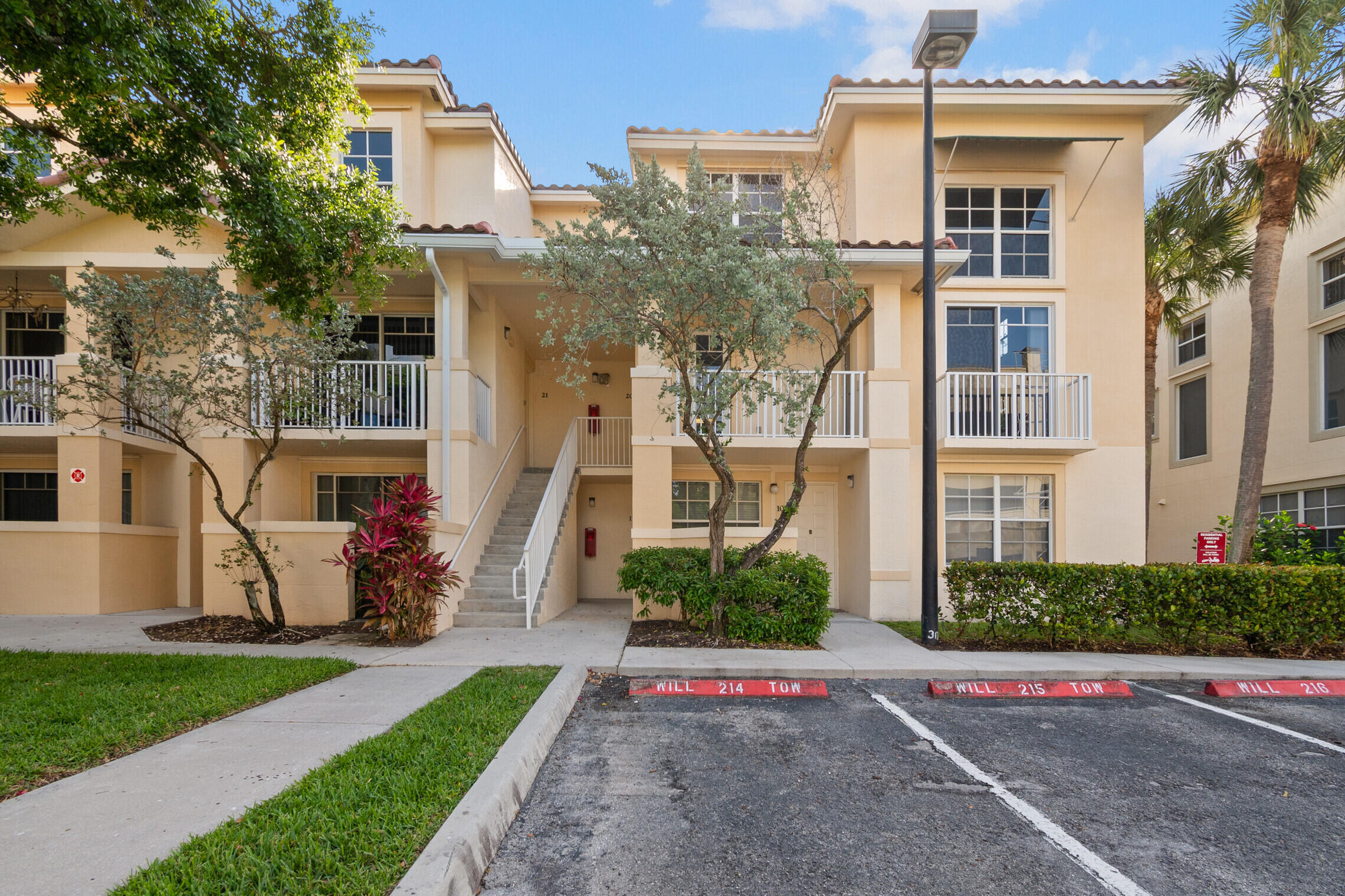 VILLAGE AT ABACOA CONDO - Residential Lease
