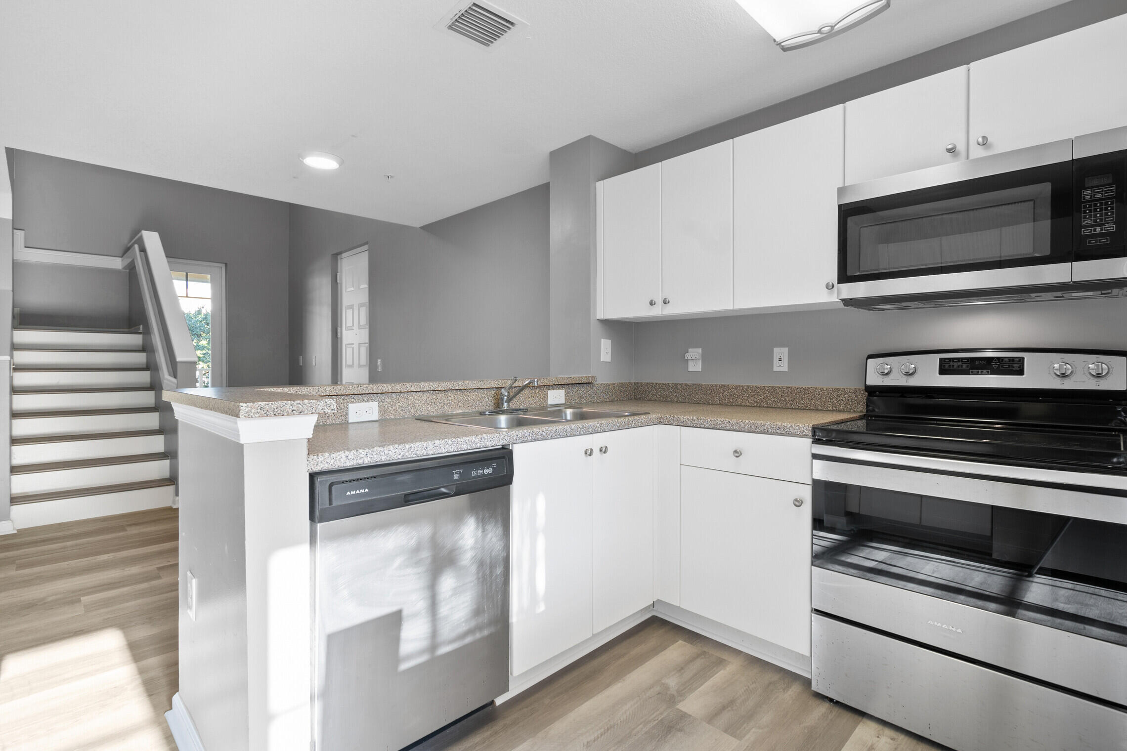 VILLAGE AT ABACOA CONDO - Residential Lease