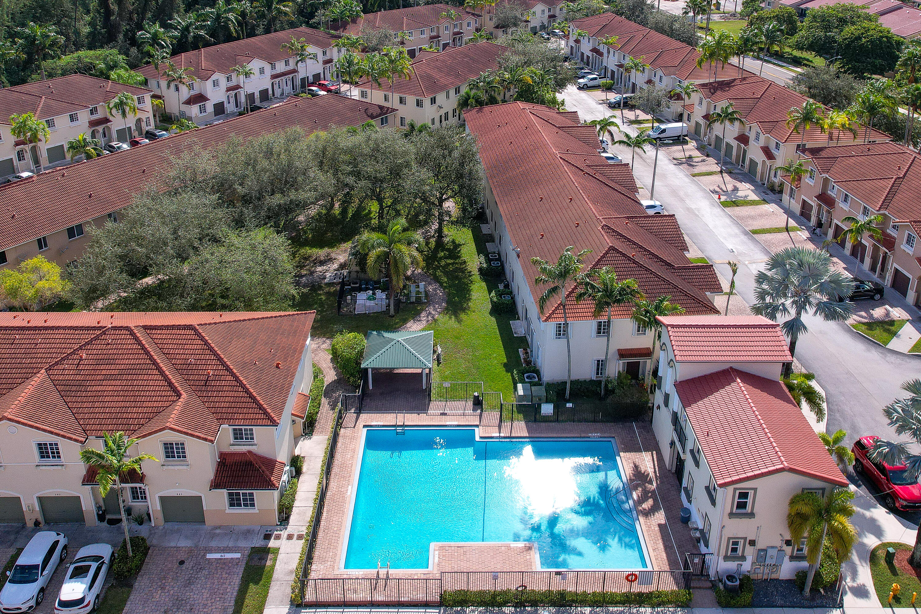 MAJORCA ISLES III CONDO - Residential