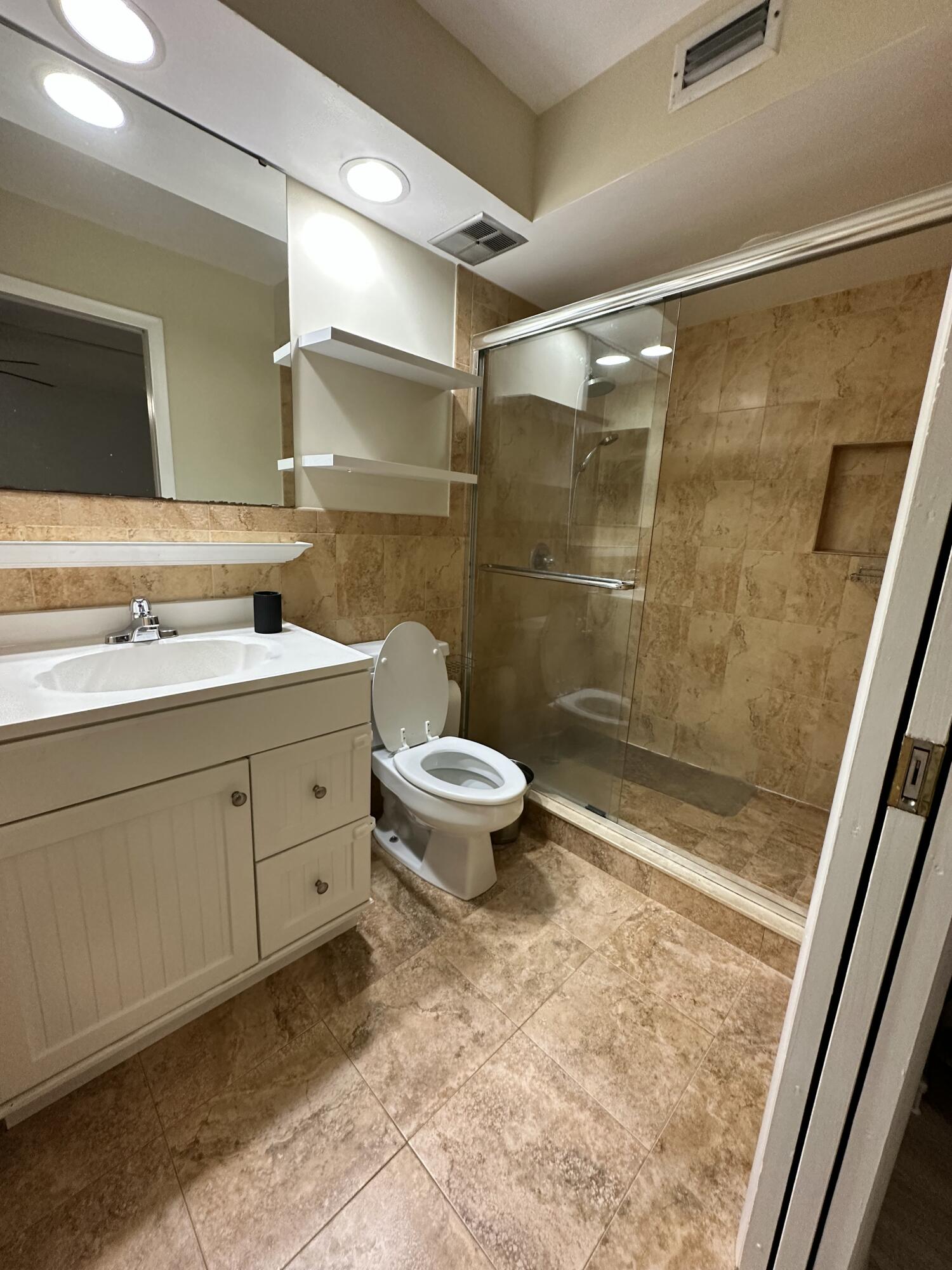 CRYSTAL LAKE 4TH SEC - Residential Lease