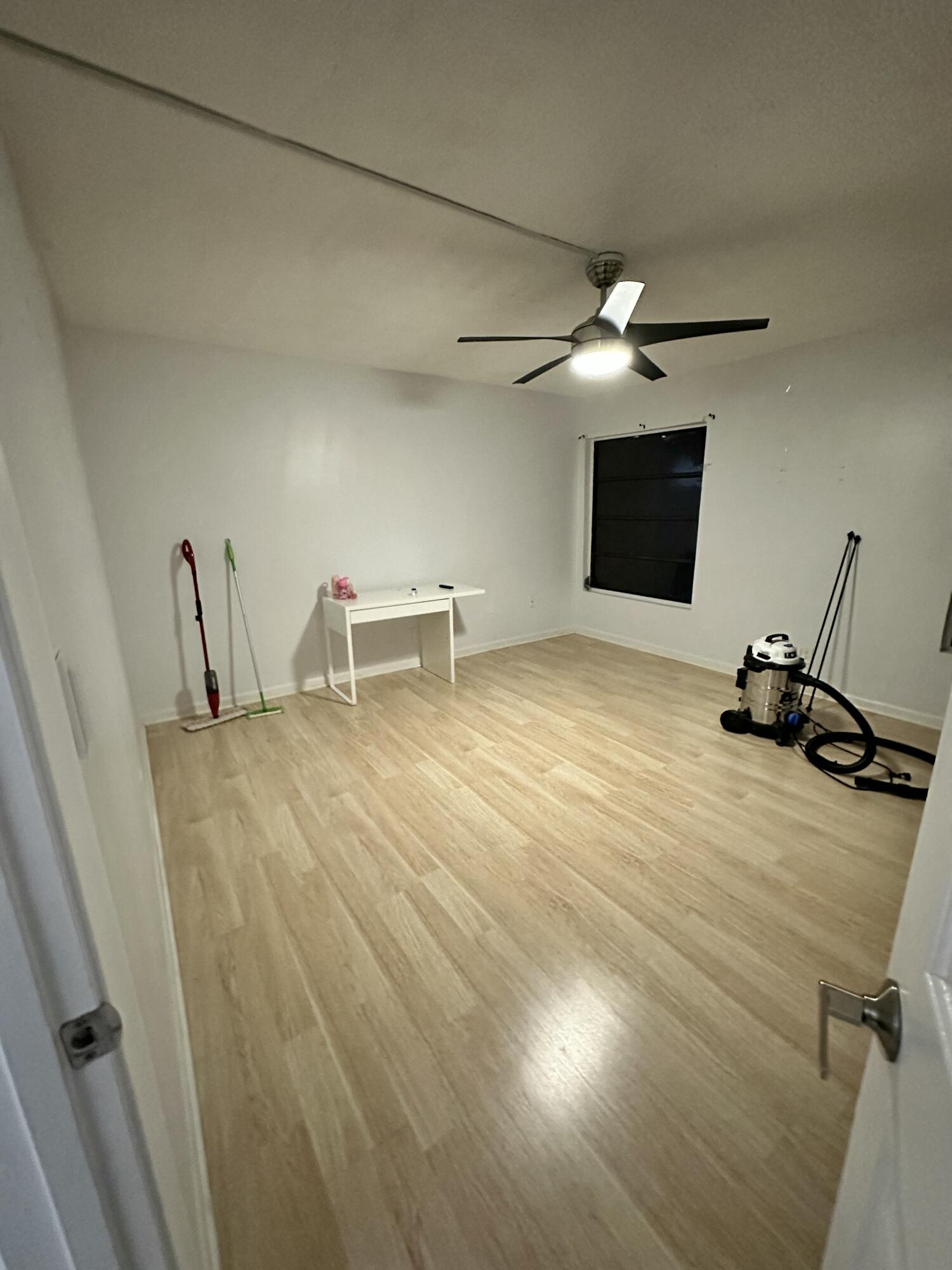 CRYSTAL LAKE 4TH SEC - Residential Lease