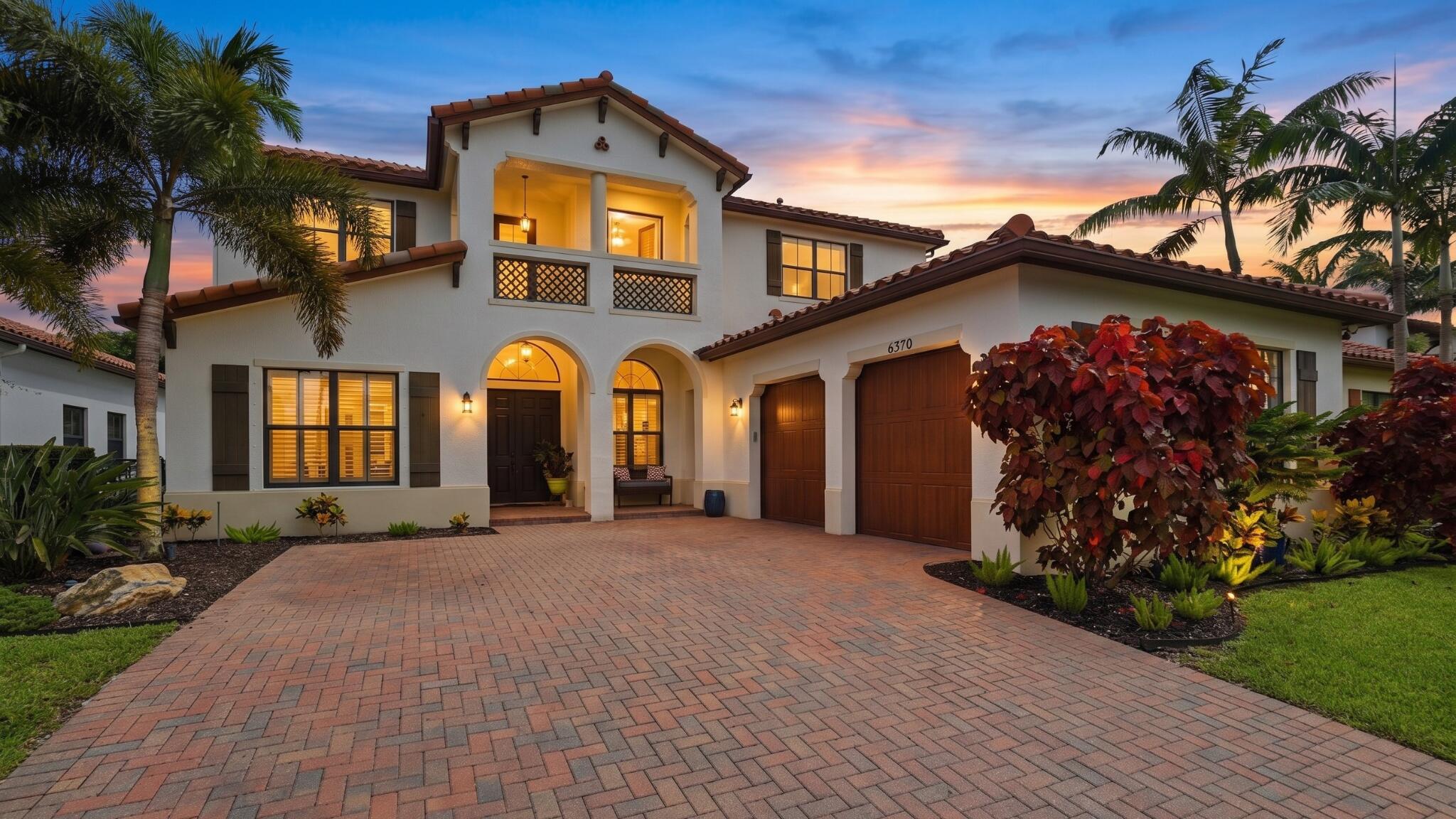 Seller preferred lender Credit up to $5,000 available** Rare opportunity! This is the only home in the area offering over 4,000 sq. ft. under air for $1M or less. Just 12 years old, it's also one of only four 5-bedroom homes of this size in the community. The spacious layout includes a loft, family room, formal dining room, casual dining area, oversized kitchen with stunning stone countertops and high-end appliances, 2-car garage, and a large fenced backyard. Enjoy resort-style amenities including a gated entrance, clubhouse, pool, fitness center, billiards room, catering kitchen, and kids activity room. Zoned for A-rated Manatee Elementary, Christa McAuliffe Middle, and Park Vista High.