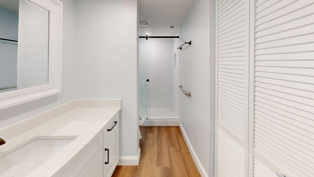 LINTON WOODS CONDO - Residential Lease