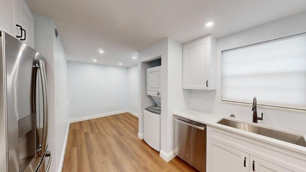 LINTON WOODS CONDO - Residential Lease