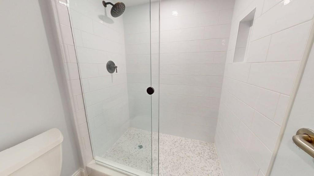 LINTON WOODS CONDO - Residential Lease