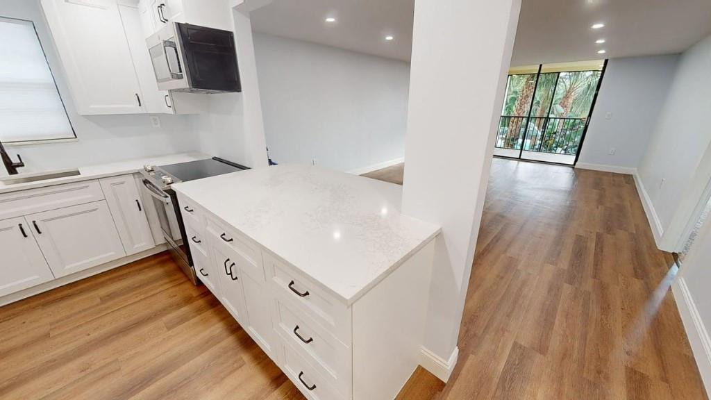 LINTON WOODS CONDO - Residential Lease