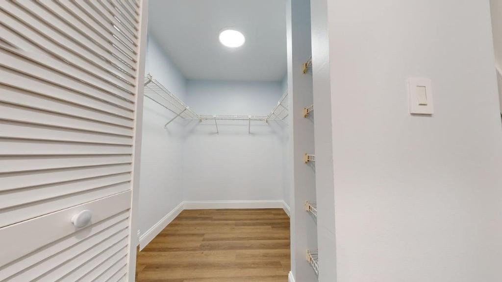 LINTON WOODS CONDO - Residential Lease