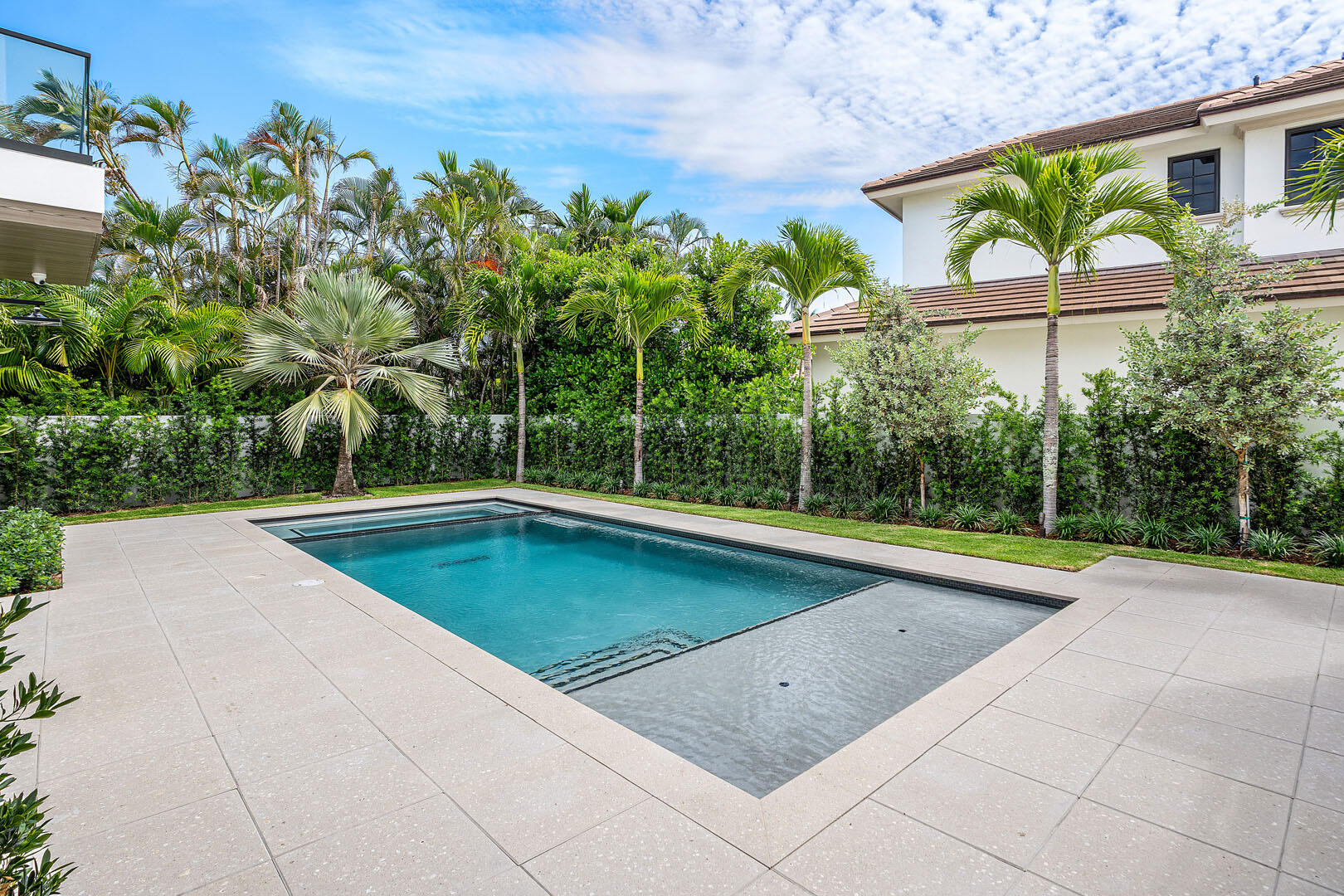 ROYAL PALM YACHT & COUNTRY CLUB - Residential