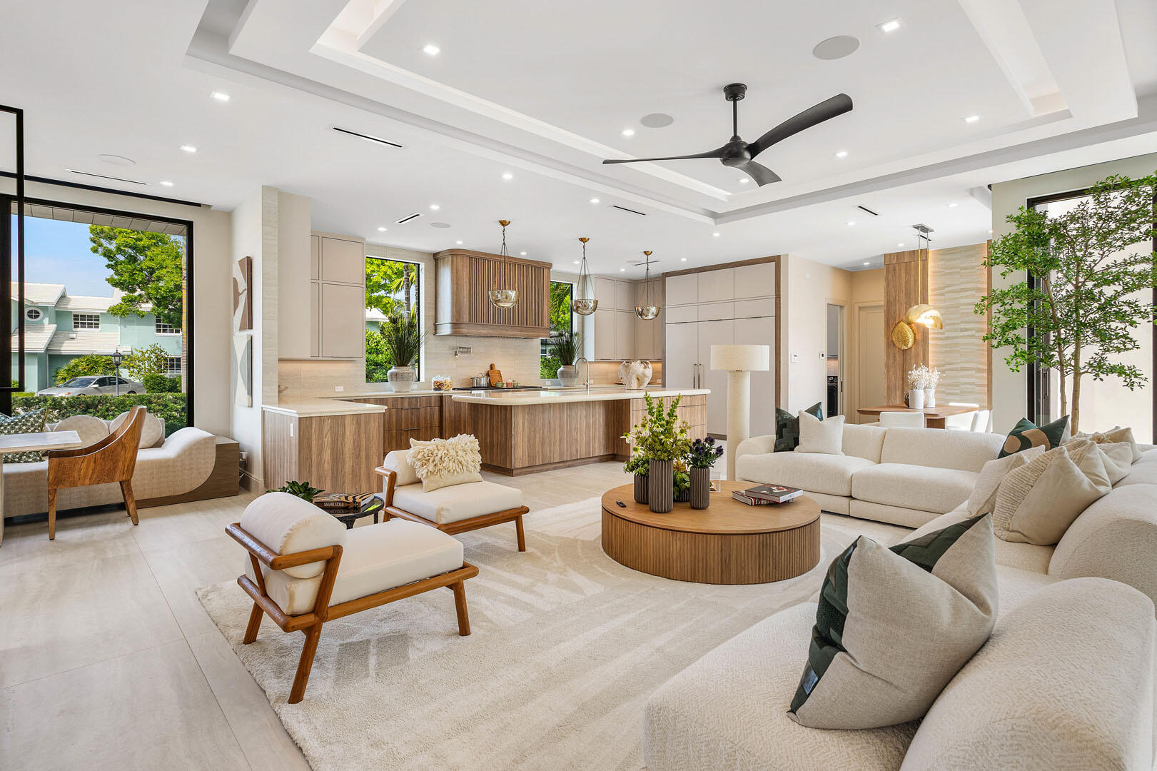 ROYAL PALM YACHT & COUNTRY CLUB - Residential