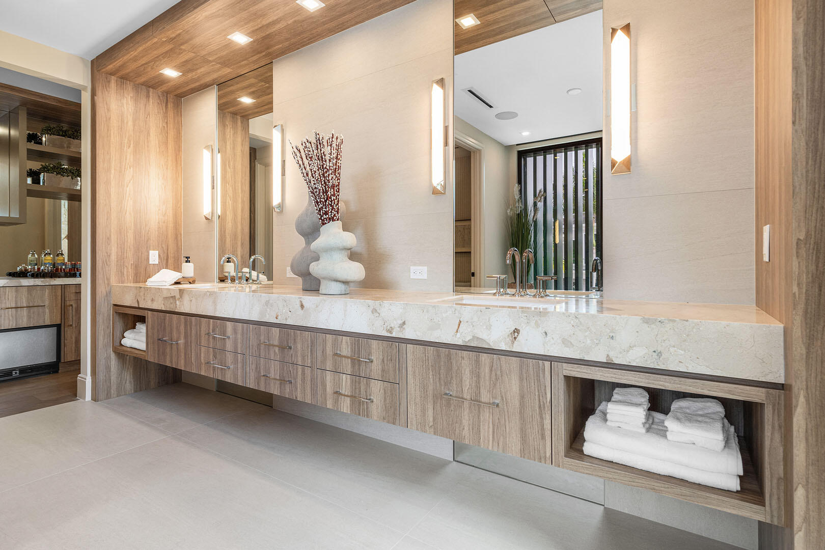 ROYAL PALM YACHT & COUNTRY CLUB - Residential